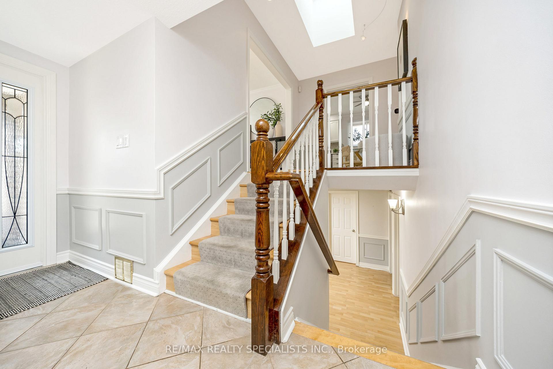 Photo 6 of 212 Memorial Avenue, Hamilton, Stoney Creek — HOMEH