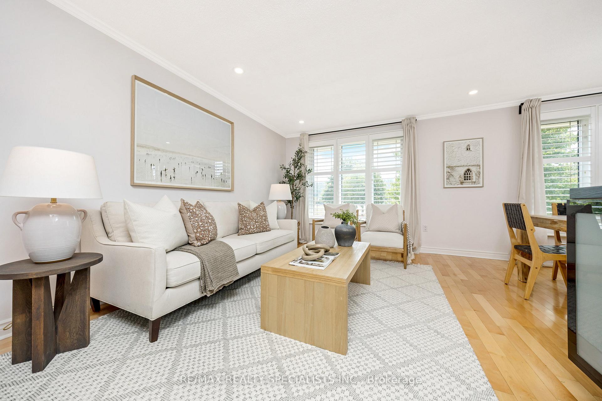 Photo 10 of 212 Memorial Avenue, Hamilton, Stoney Creek — HOMEH