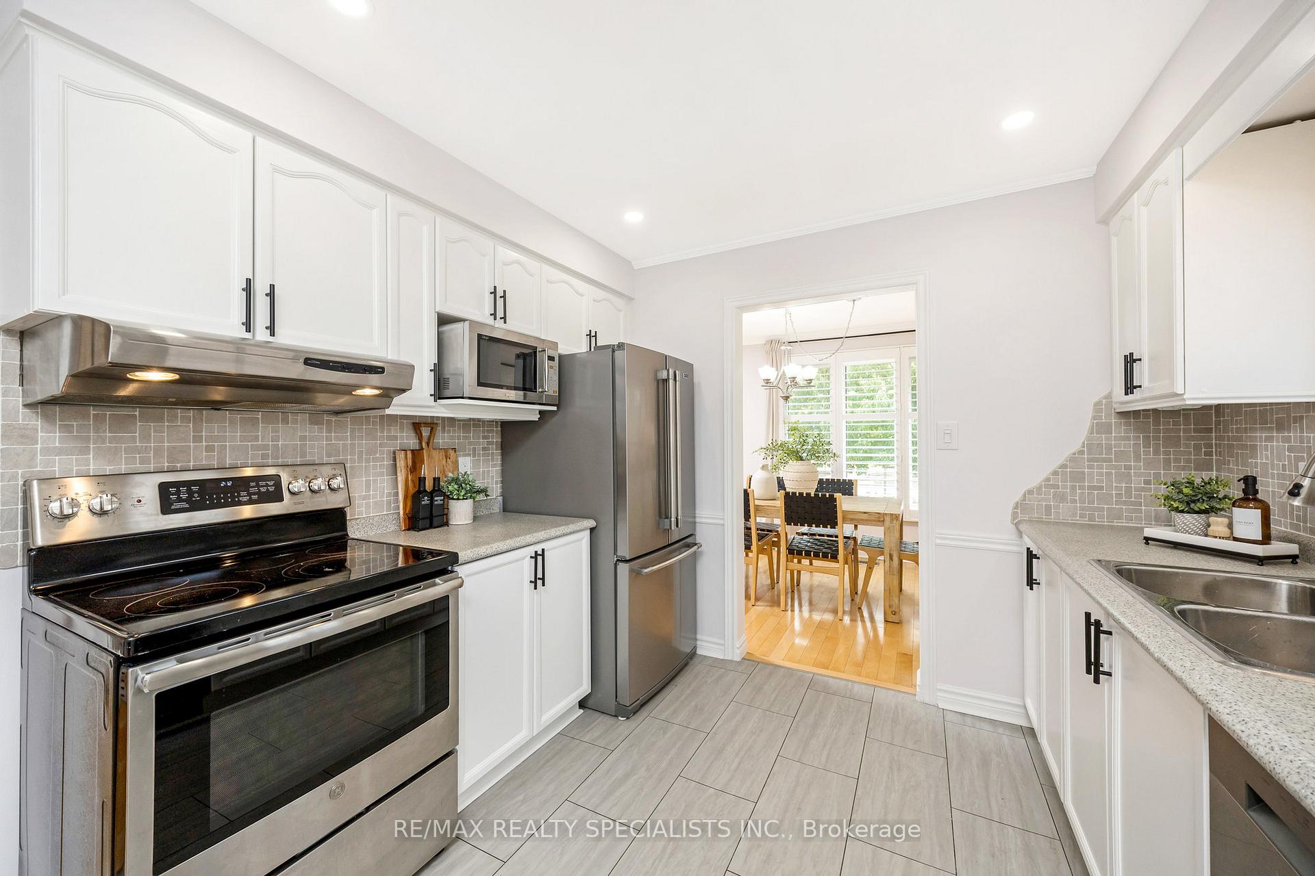 Photo 14 of 212 Memorial Avenue, Hamilton, Stoney Creek — HOMEH