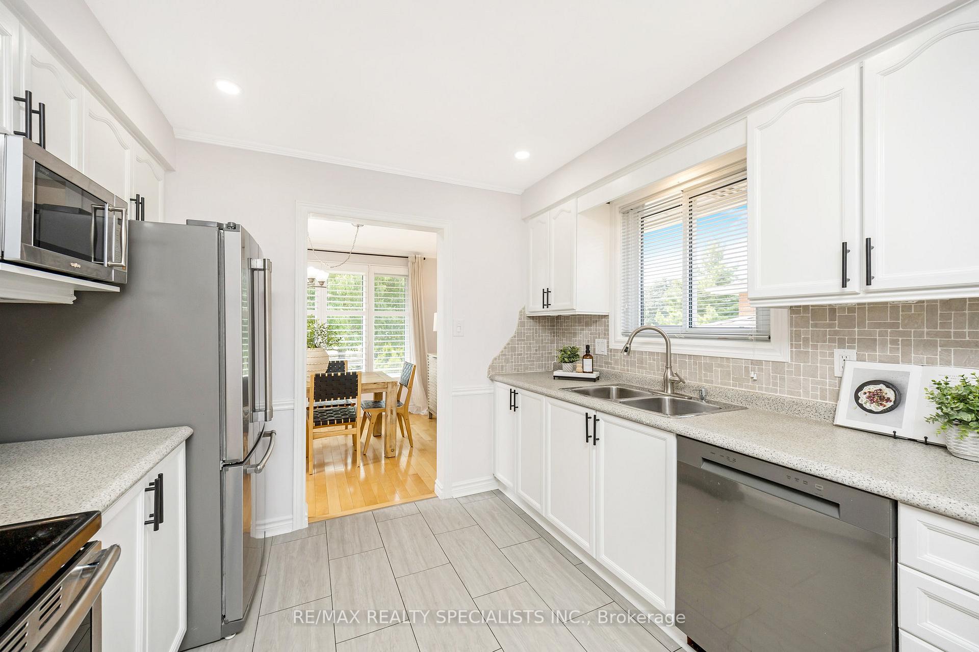 Photo 15 of 212 Memorial Avenue, Hamilton, Stoney Creek — HOMEH