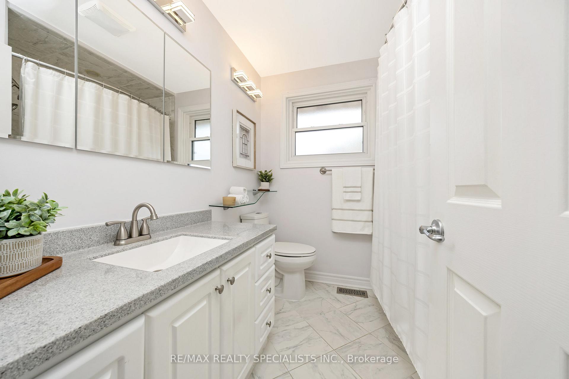 Photo 19 of 212 Memorial Avenue, Hamilton, Stoney Creek — HOMEH