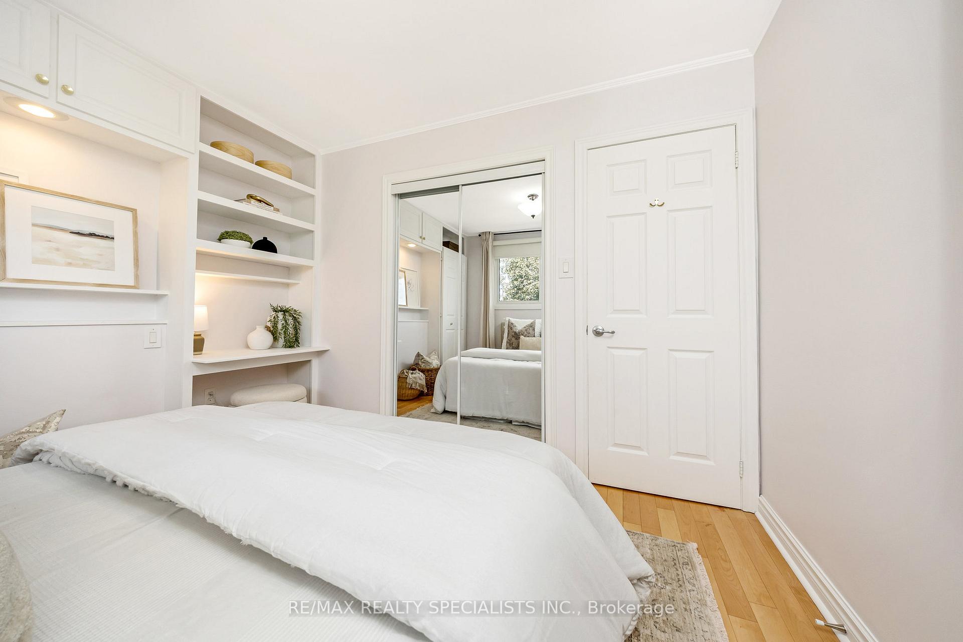 Photo 23 of 212 Memorial Avenue, Hamilton, Stoney Creek — HOMEH