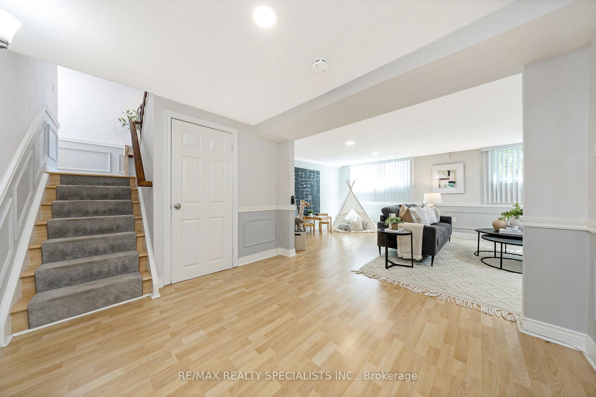 Photo 26 of 212 Memorial Avenue, Hamilton, Stoney Creek — HOMEH