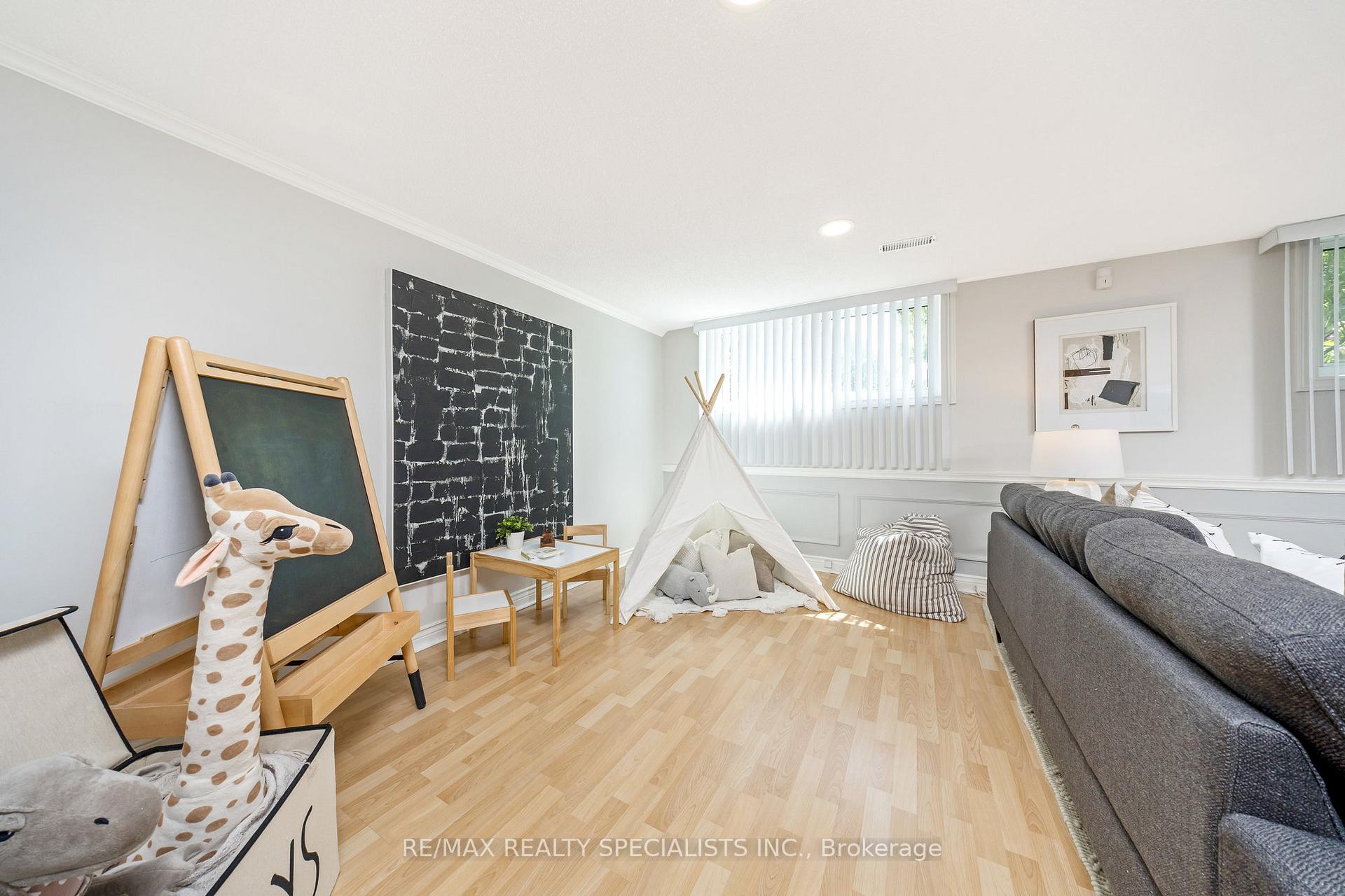 Photo 31 of 212 Memorial Avenue, Hamilton, Stoney Creek — HOMEH