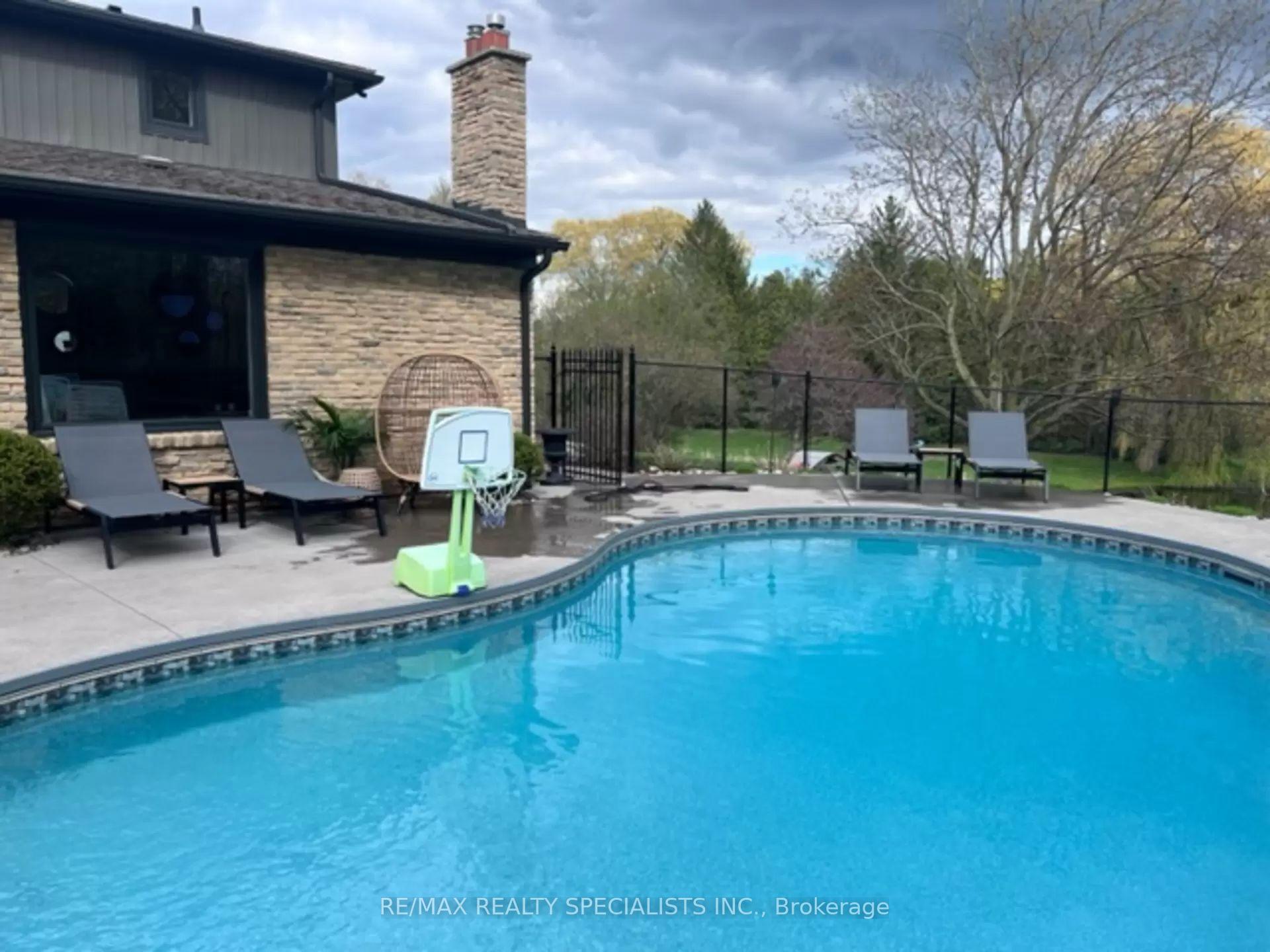 Photo 2 of 66 Palmer Circle, Caledon, Palgrave — HOMEH