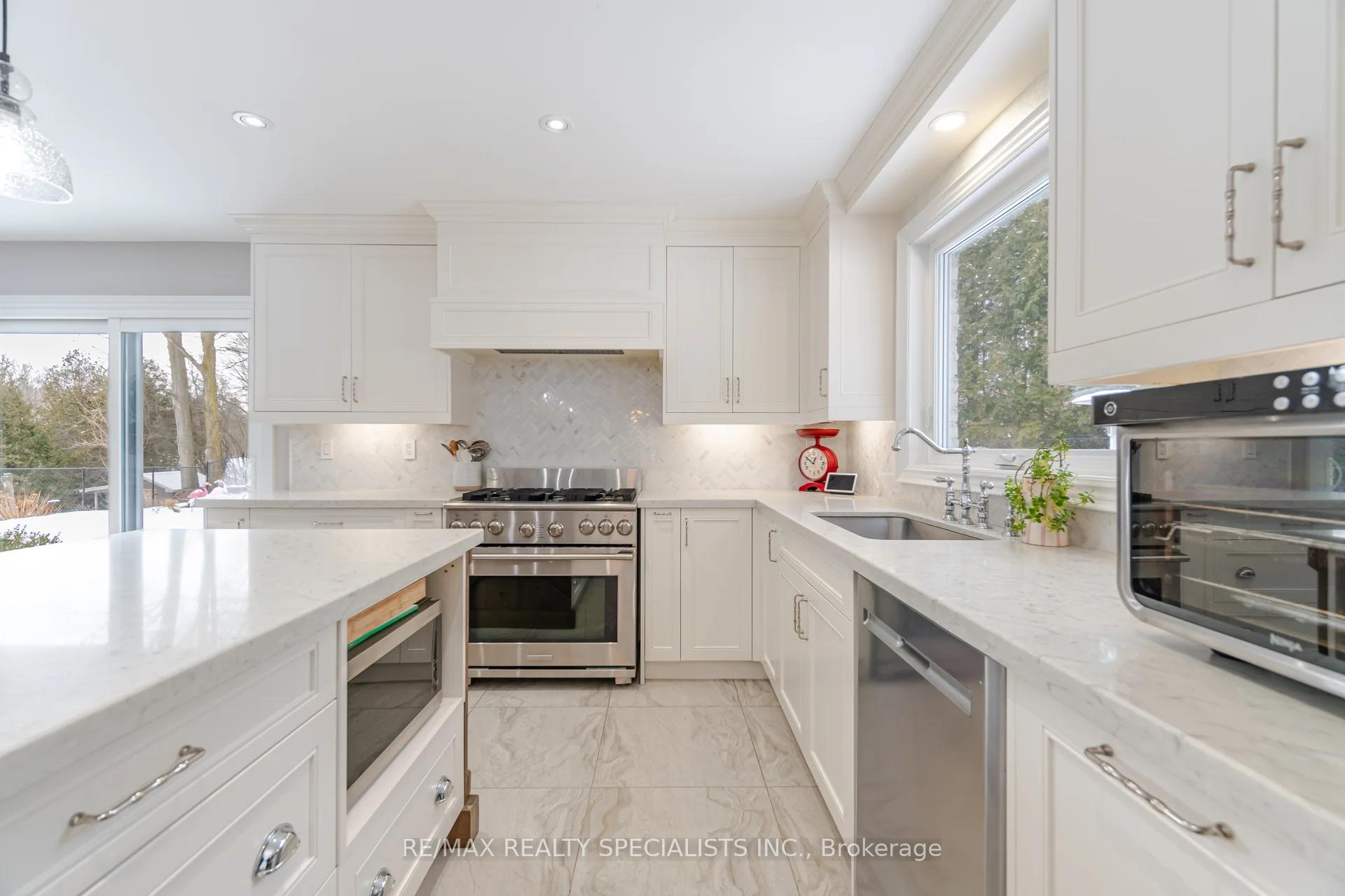 Photo 15 of 66 Palmer Circle, Caledon, Palgrave — HOMEH