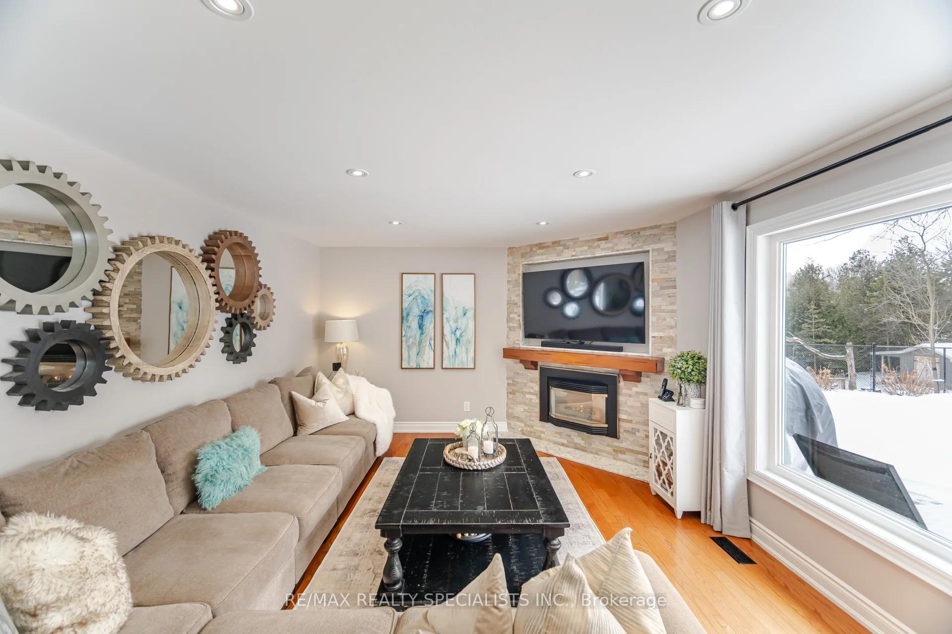 Photo 21 of 66 Palmer Circle, Caledon, Palgrave — HOMEH