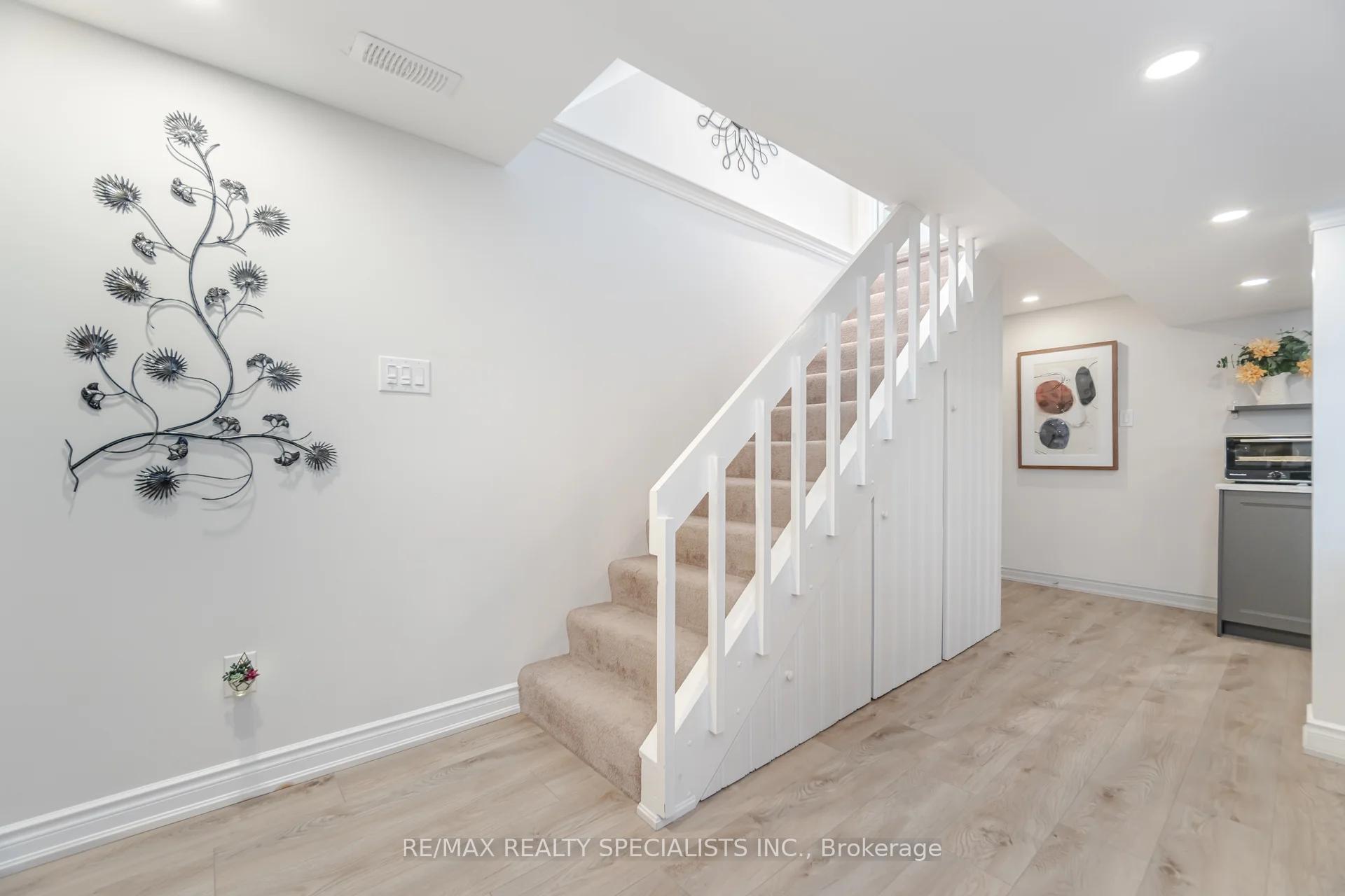 Photo 23 of 66 Palmer Circle, Caledon, Palgrave — HOMEH