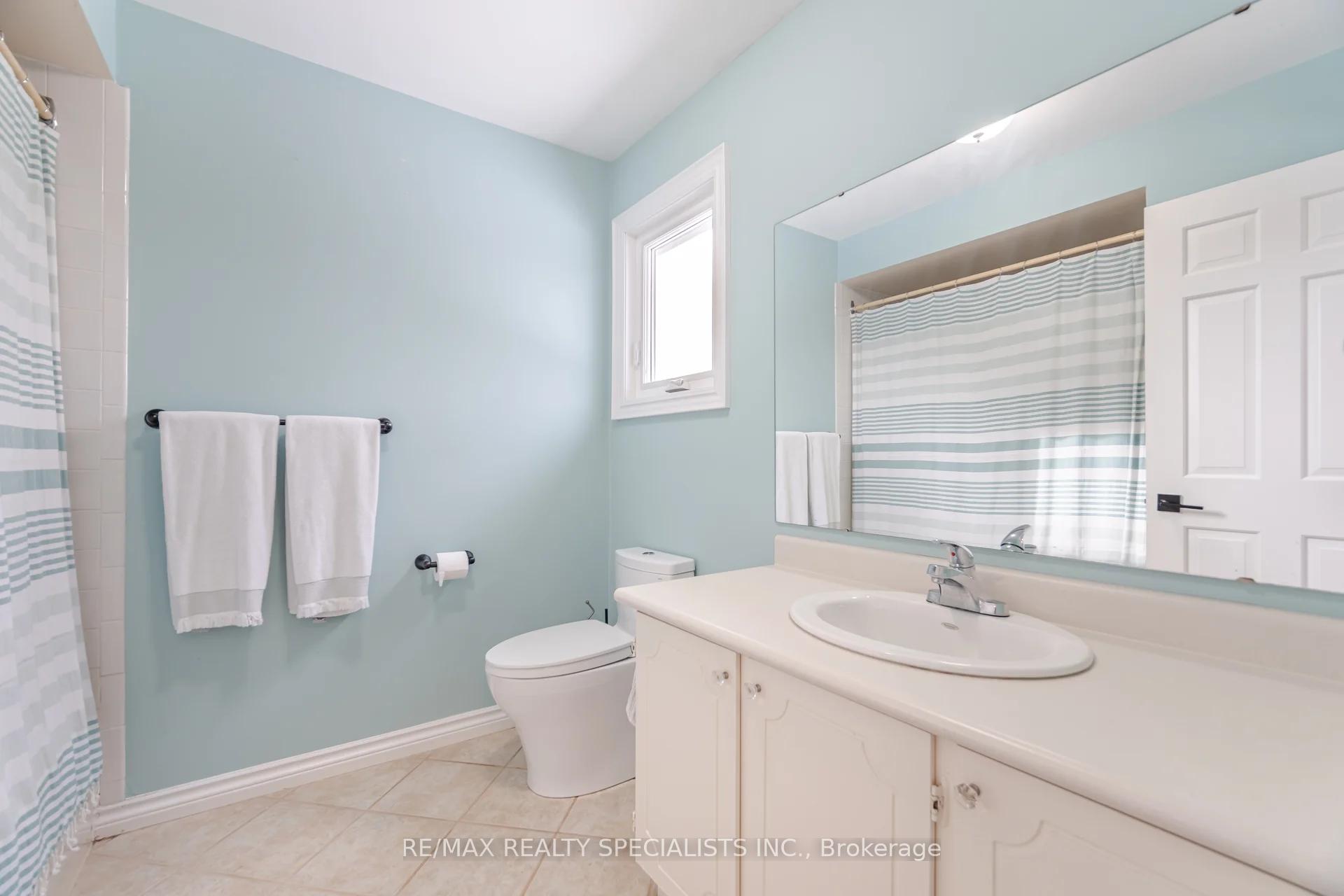 Photo 32 of 66 Palmer Circle, Caledon, Palgrave — HOMEH