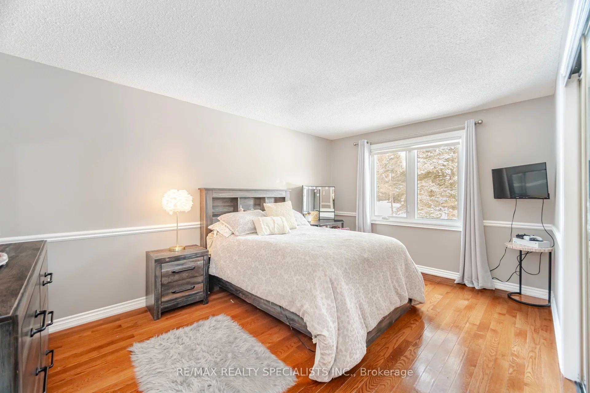 Photo 33 of 66 Palmer Circle, Caledon, Palgrave — HOMEH