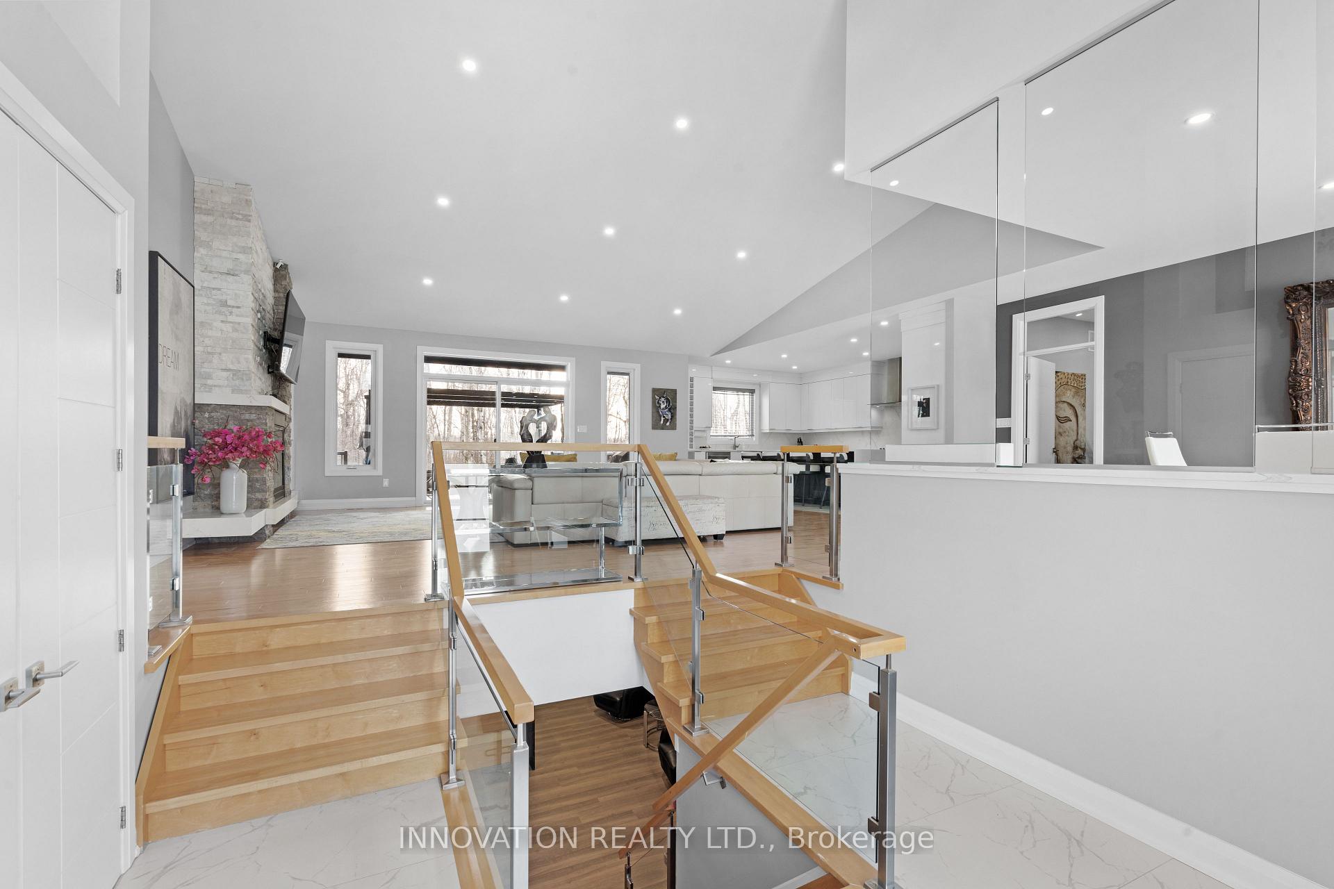 Photo 5 of 651 Ballycastle Crescent, Ottawa, Riverside South — HOMEH