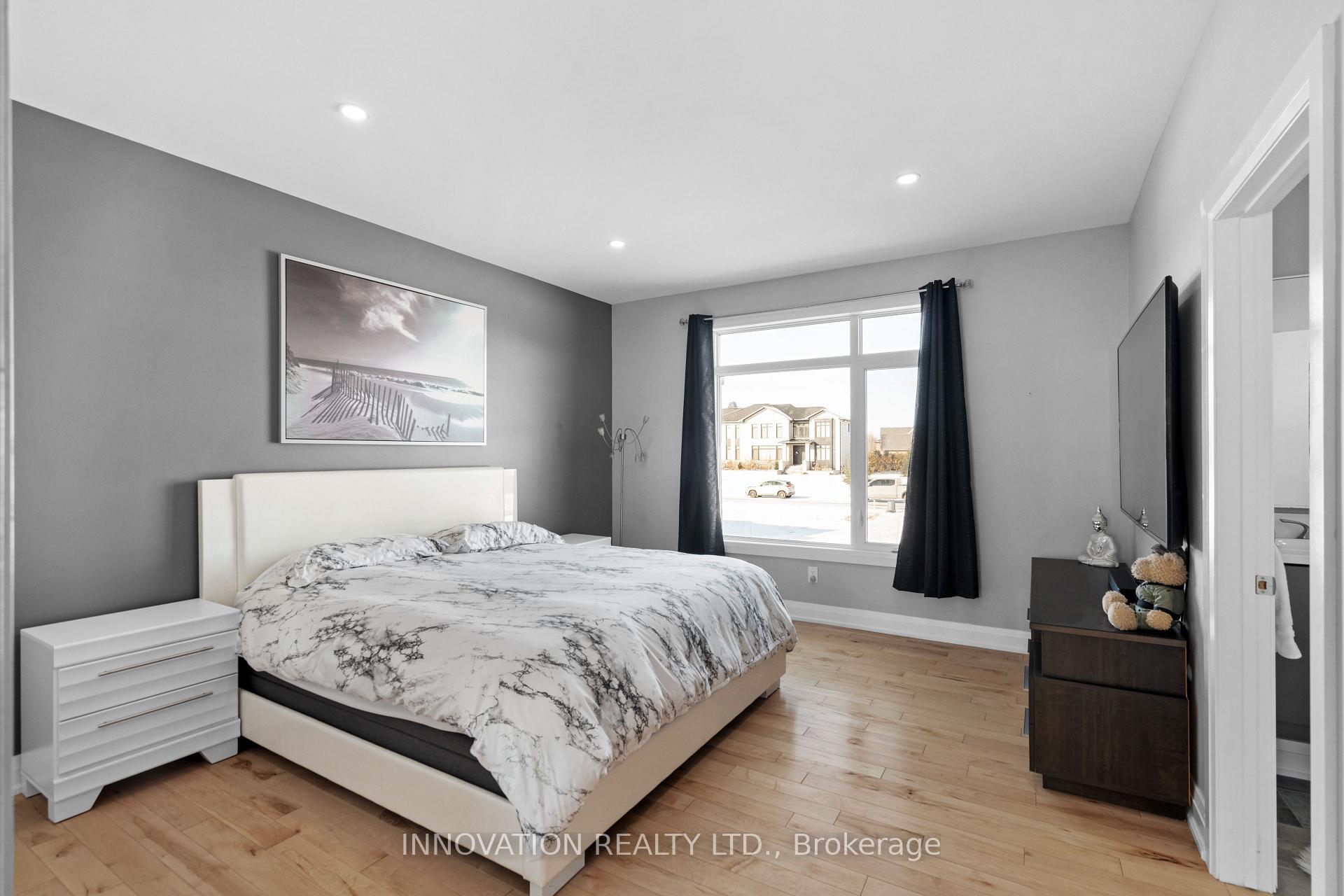 Photo 20 of 651 Ballycastle Crescent, Ottawa, Riverside South — HOMEH