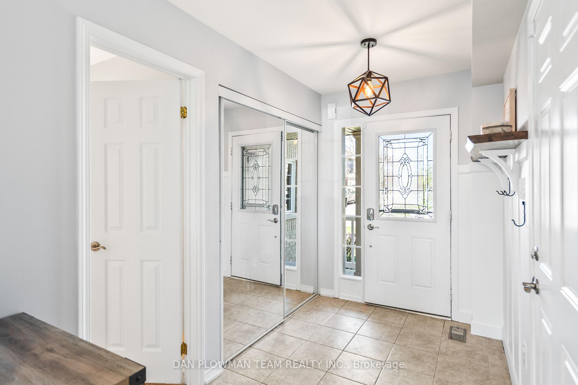 Photo 2 of 116 Swindells Street, Clarington, Bowmanville — HOMEH