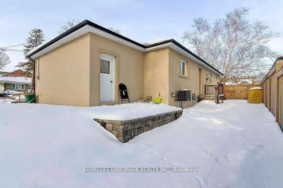 Photo 14 of 32 Windridge Drive, Markham, Bullock — HOMEH
