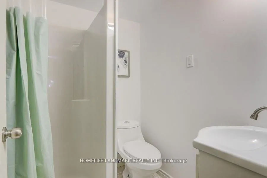 Photo 20 of 32 Windridge Drive, Markham, Bullock — HOMEH