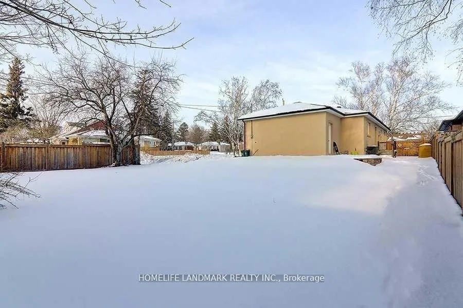 Photo 25 of 32 Windridge Drive, Markham, Bullock — HOMEH