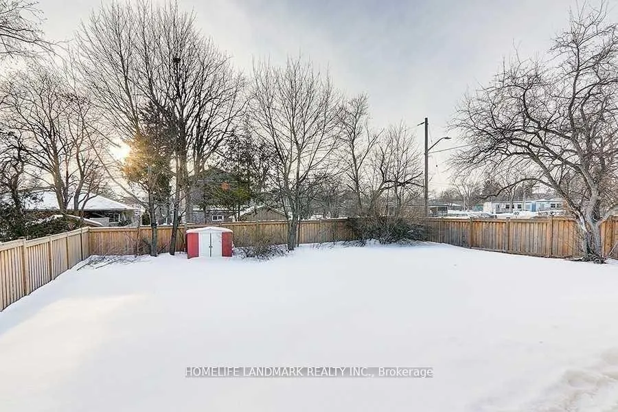 Photo 26 of 32 Windridge Drive, Markham, Bullock — HOMEH