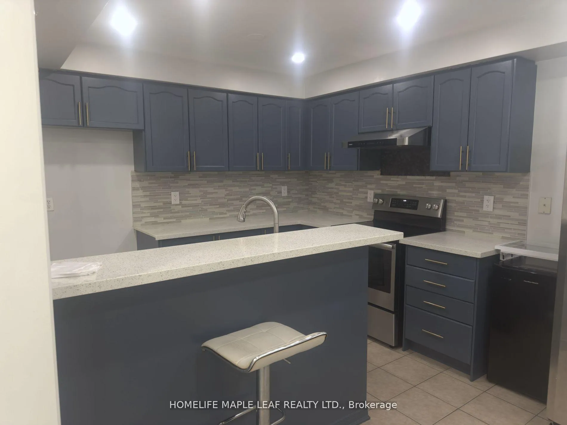 Photo 6 of Unit Upper, 51 Soapstone Trail, Brampton, Sandringham-Wellington — HOMEH