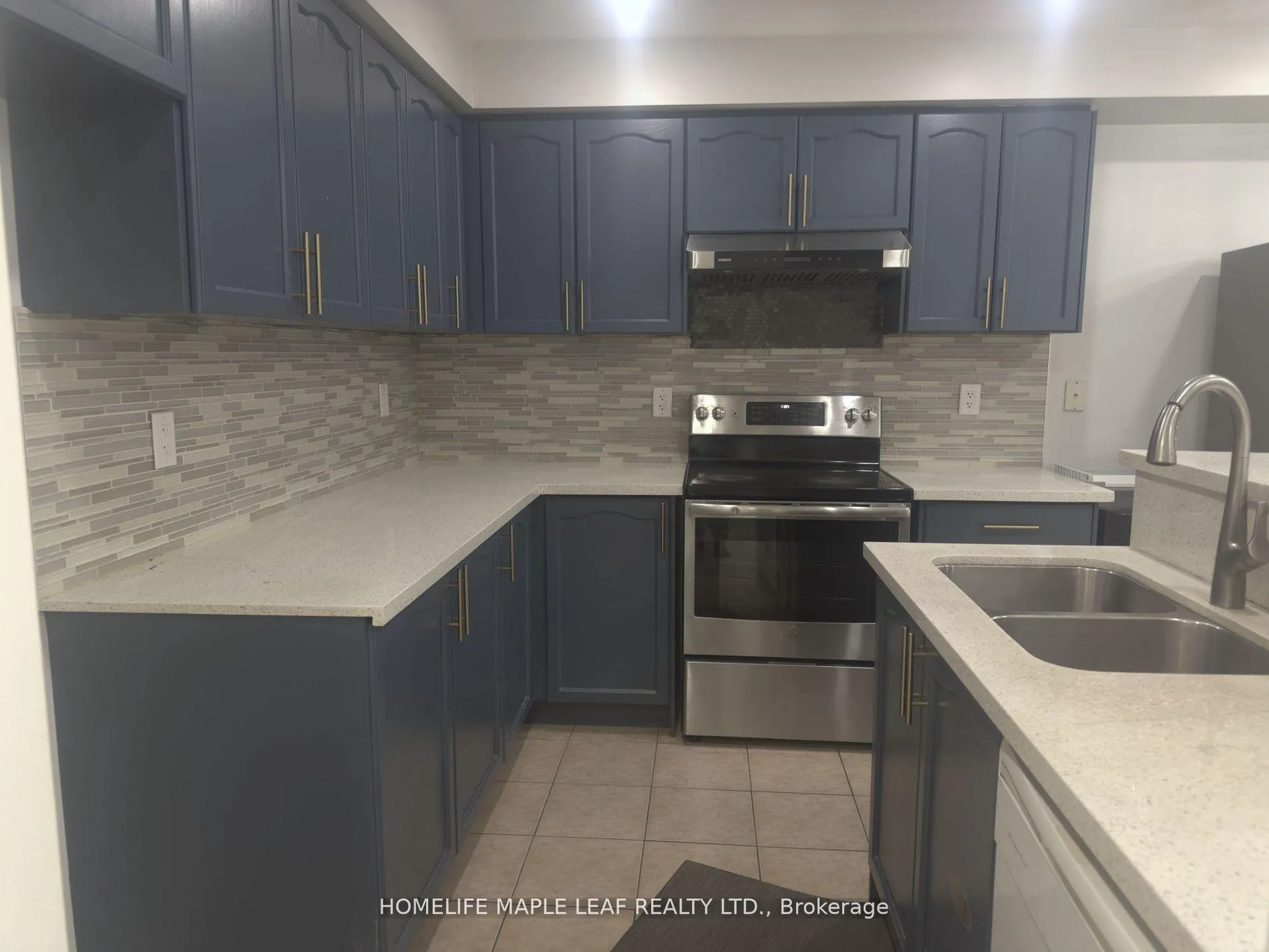 Photo 7 of Unit Upper, 51 Soapstone Trail, Brampton, Sandringham-Wellington — HOMEH