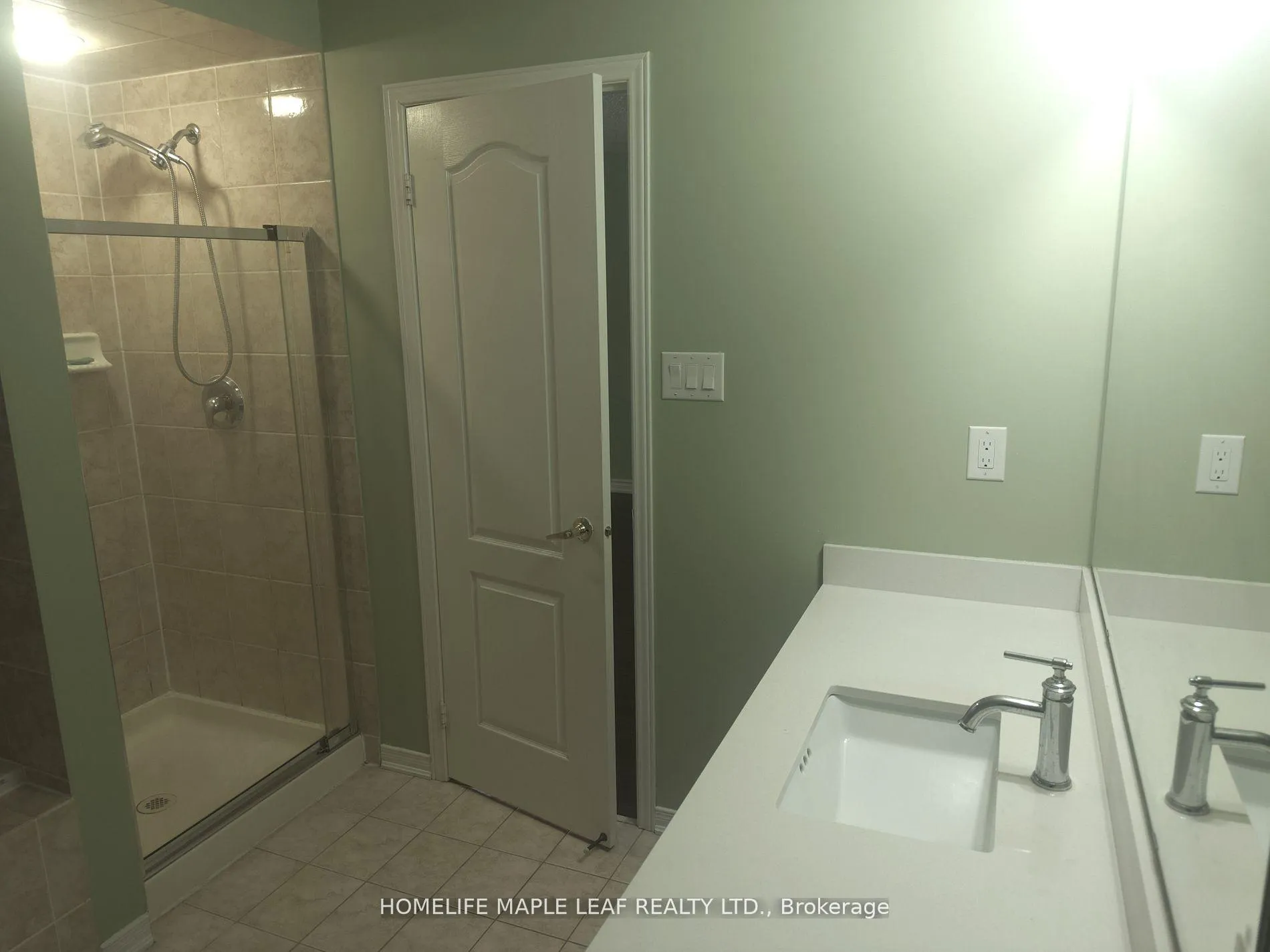 Photo 14 of Unit Upper, 51 Soapstone Trail, Brampton, Sandringham-Wellington — HOMEH