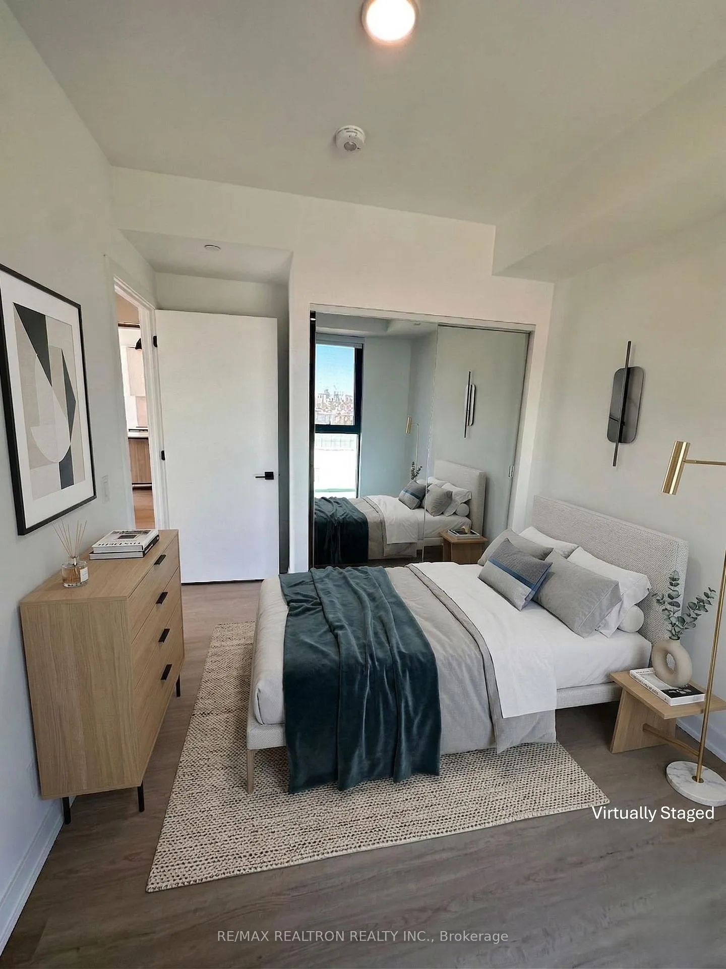 Photo 6 of Unit 606, 699 Sheppard Avenue E, North York, Bayview Village — HOMEH