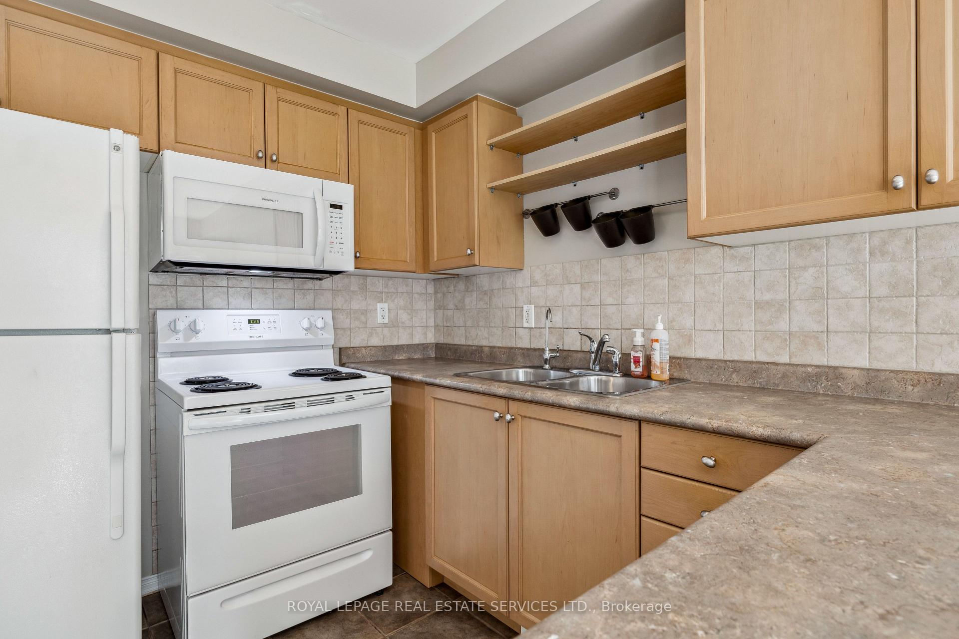 Photo 11 of Unit 23, 8 Bradley Avenue, Hamilton, Binbrook — HOMEH