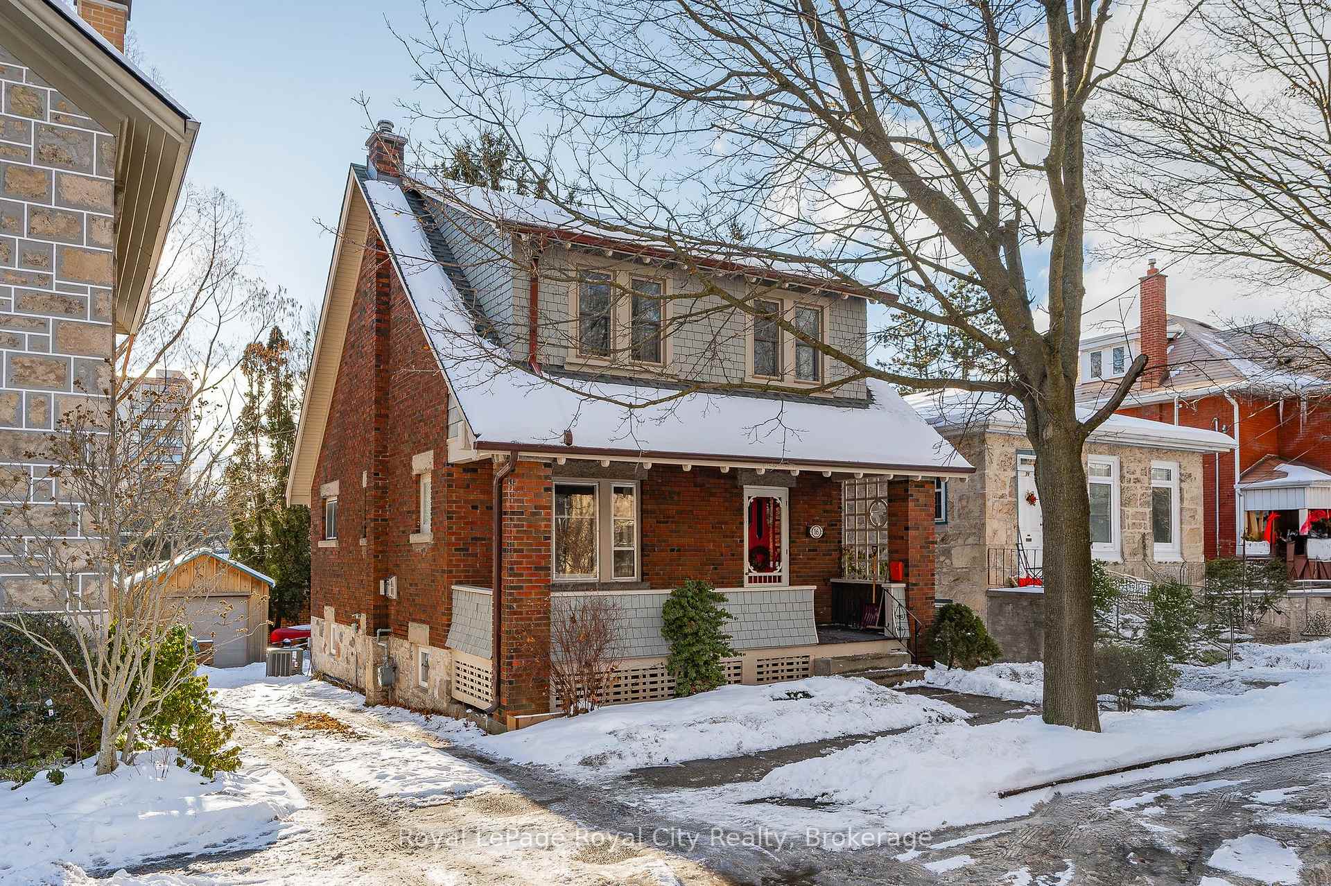 Front of 16 Mitchell Street
