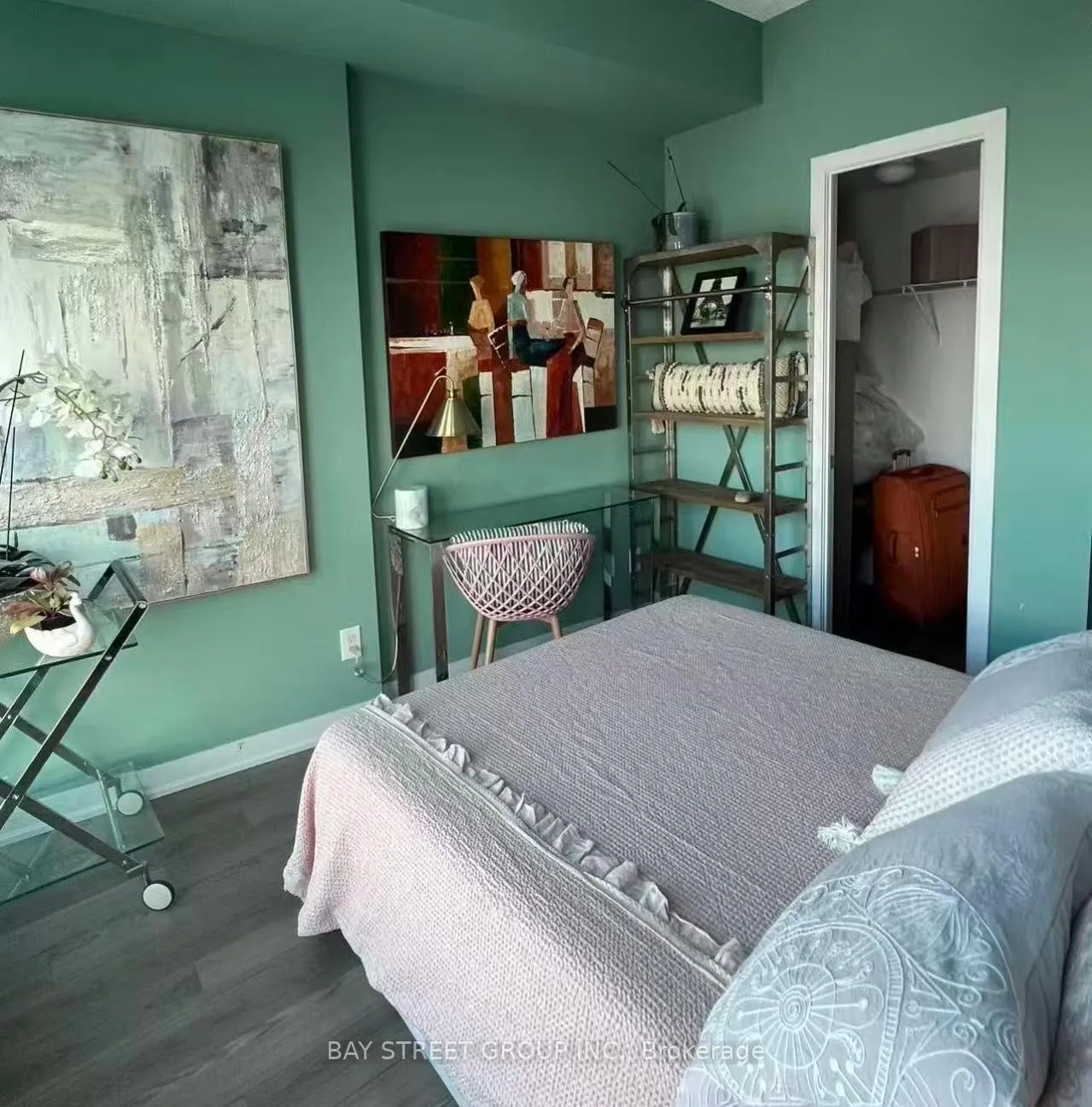 Photo 6 of Unit 911(Master bedroom), 60 Berwick Avenue, Toronto, Yonge-Eglinton — HOMEH