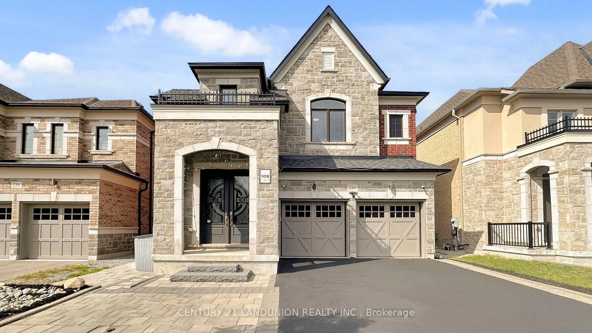 Photo 4 of 234 Touch Gold Crescent, Aurora, Bayview Southeast — HOMEH