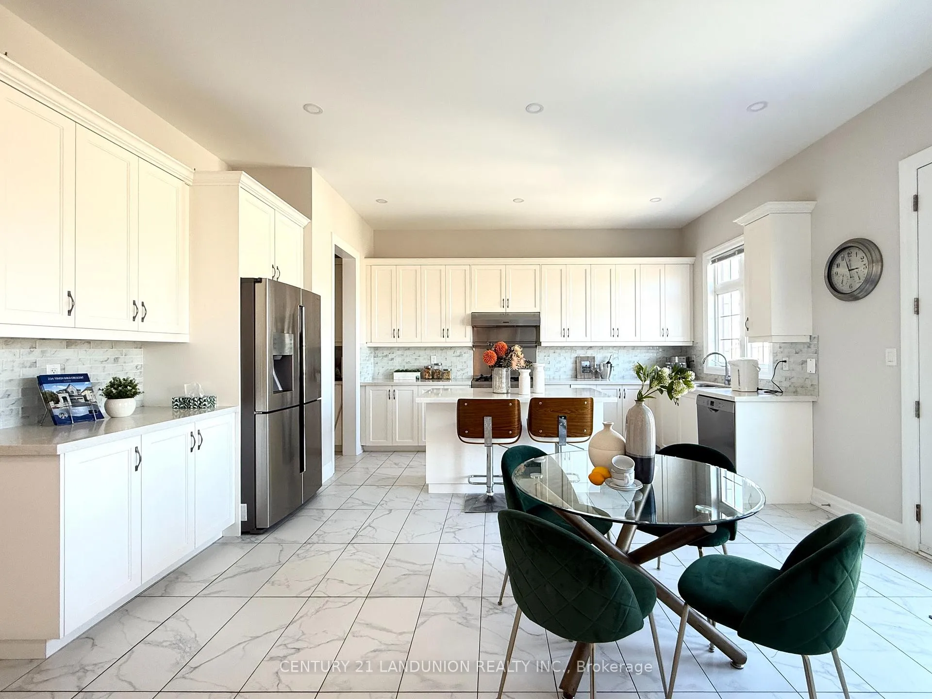 Photo 10 of 234 Touch Gold Crescent, Aurora, Bayview Southeast — HOMEH