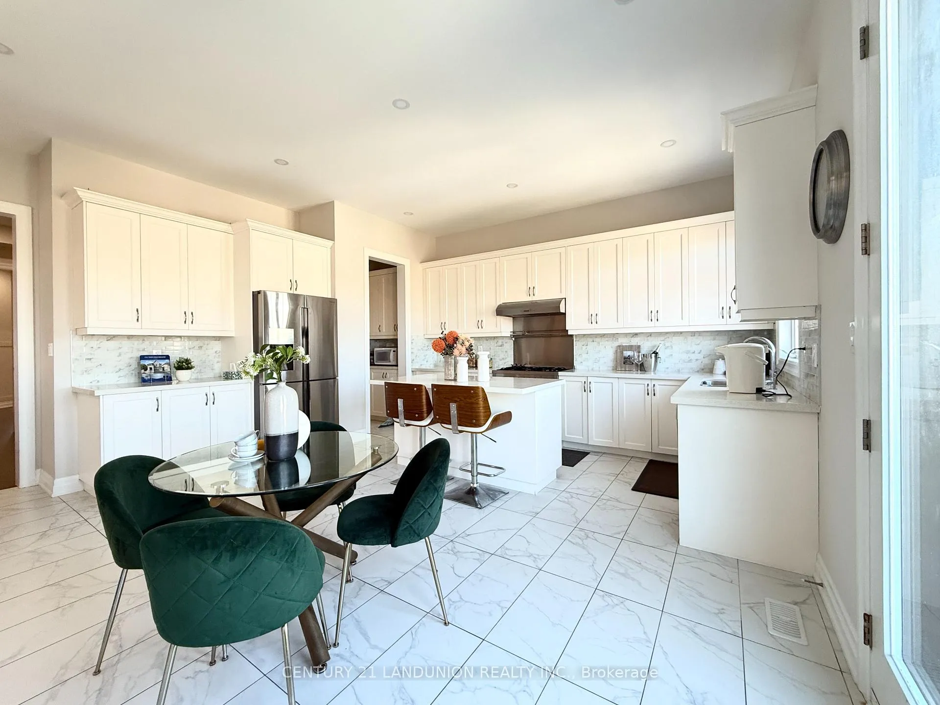 Photo 11 of 234 Touch Gold Crescent, Aurora, Bayview Southeast — HOMEH