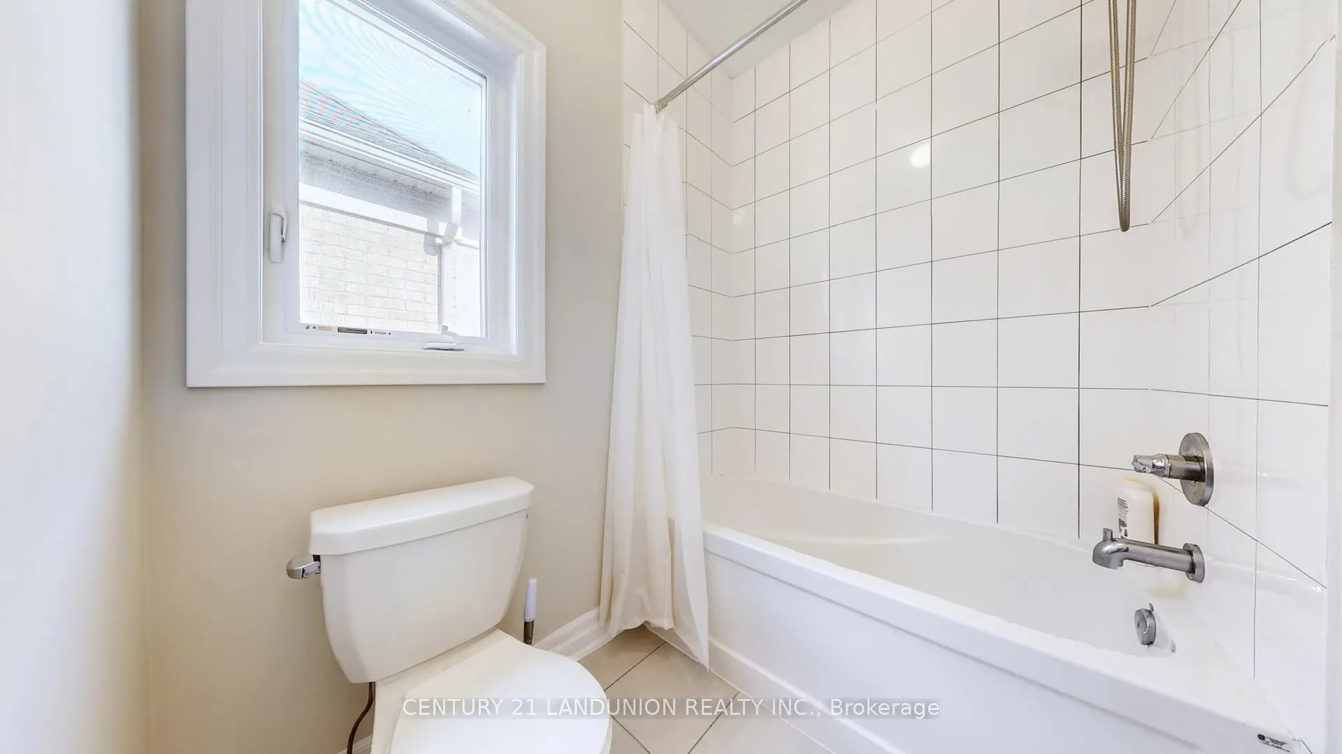 Photo 34 of 234 Touch Gold Crescent, Aurora, Bayview Southeast — HOMEH