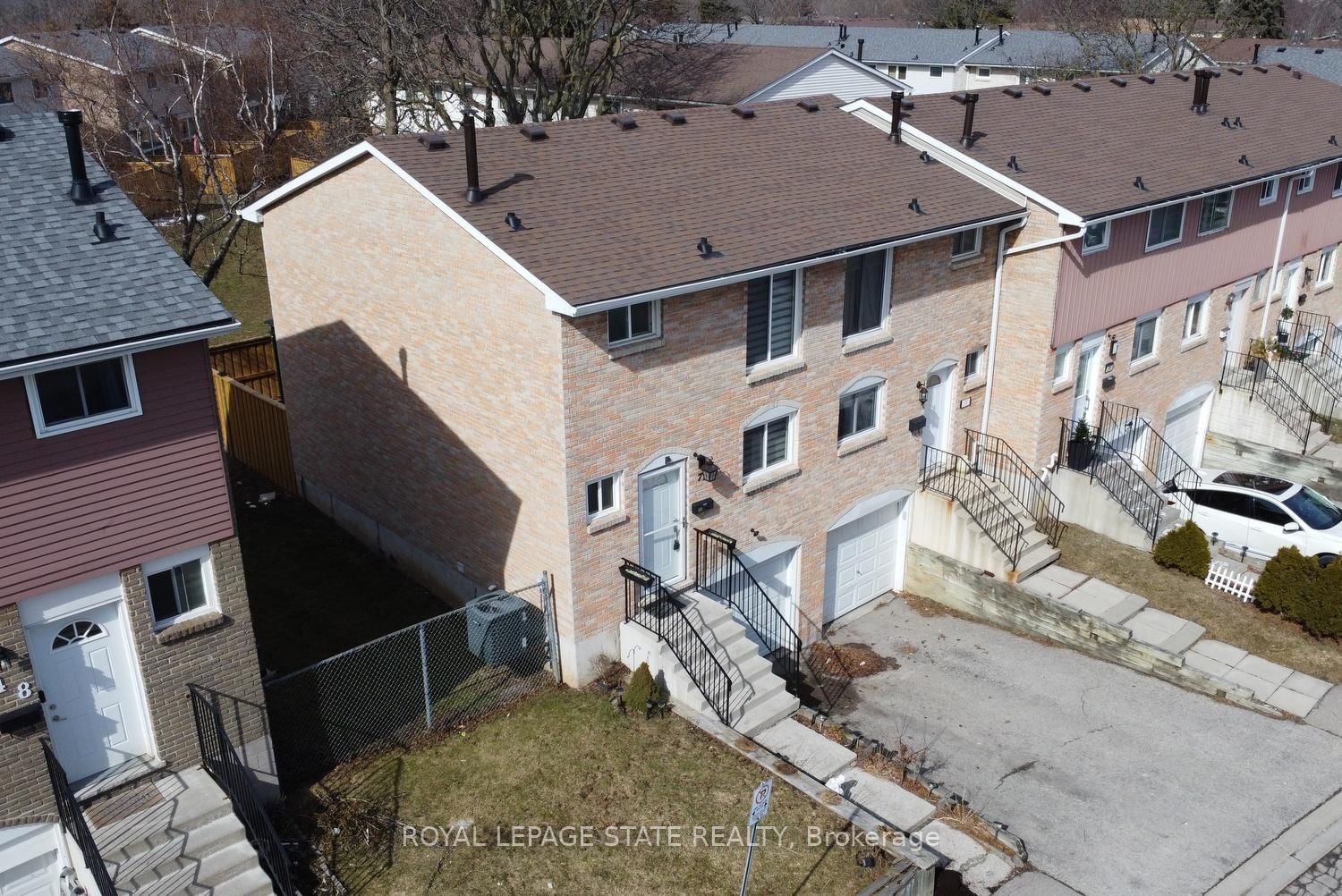 Photo 4 of Unit 72, 120 Quigley Rd, Hamilton, Vincent — HOMEH