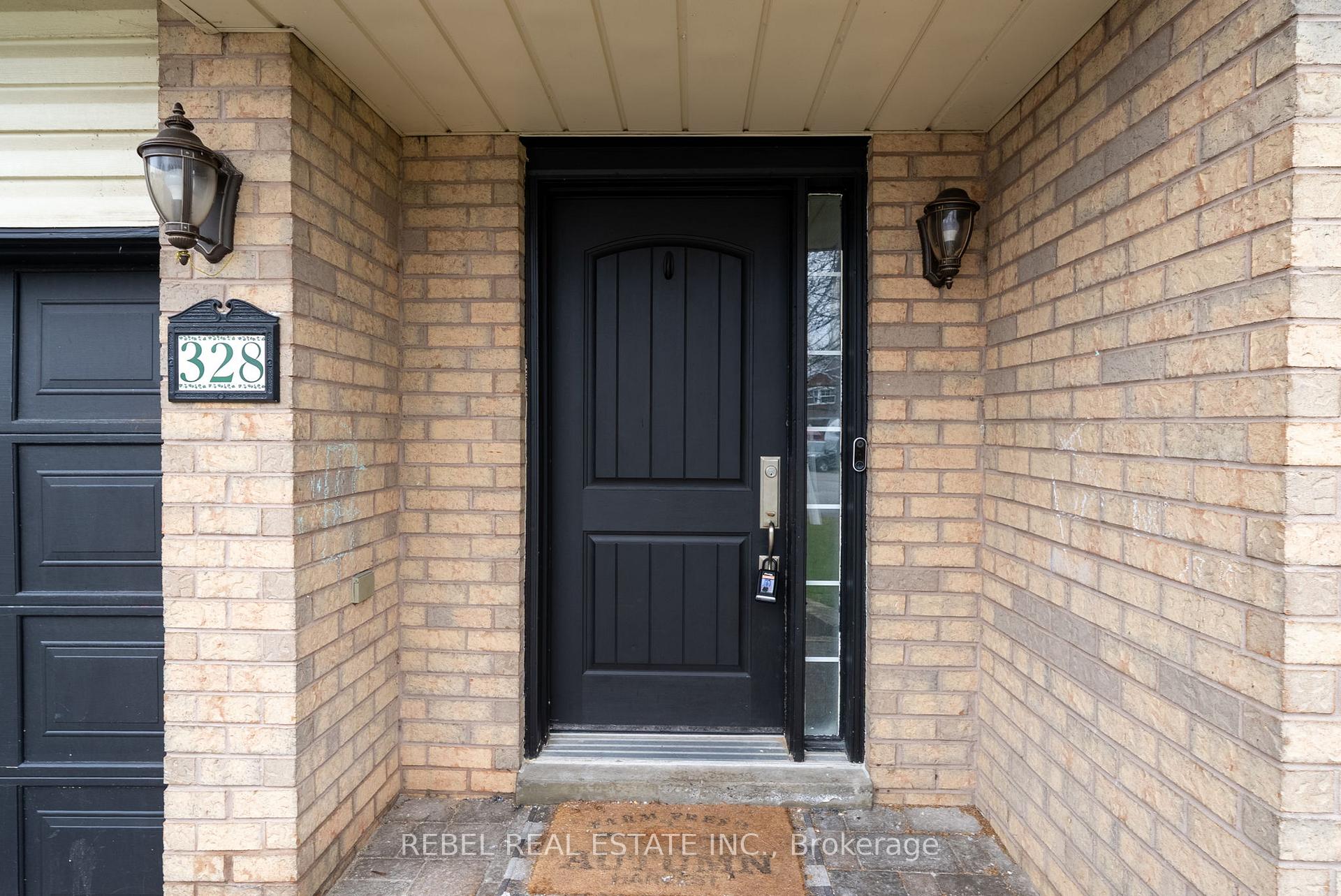 Photo 4 of 328 Challenger Court, Clarington, Newcastle — HOMEH