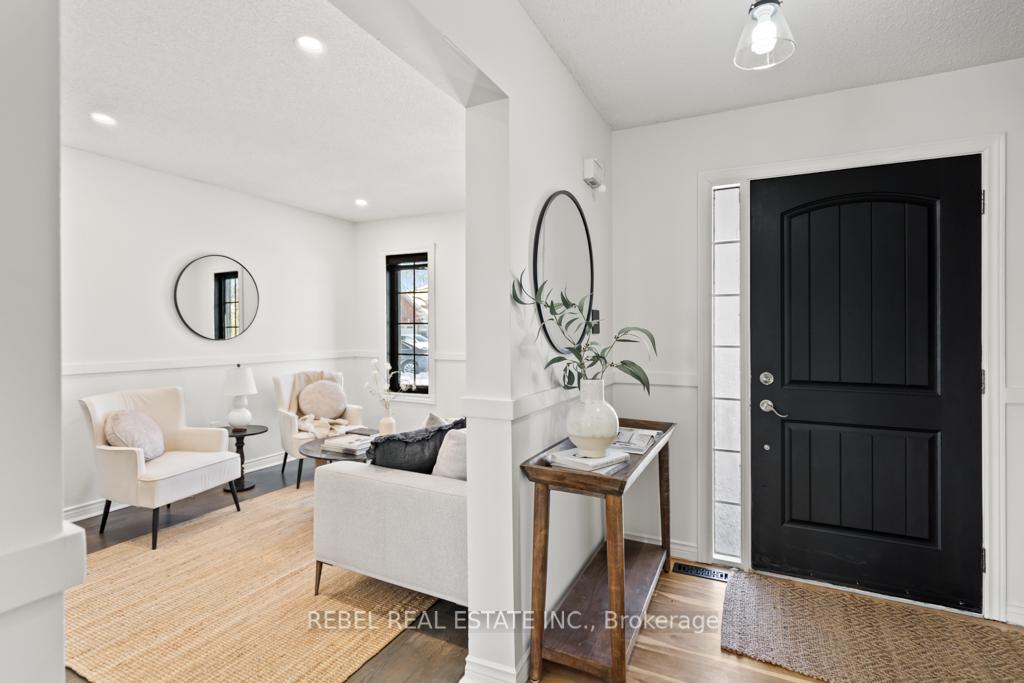 Photo 6 of 328 Challenger Court, Clarington, Newcastle — HOMEH