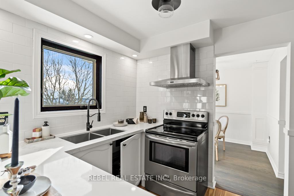 Photo 15 of 328 Challenger Court, Clarington, Newcastle — HOMEH