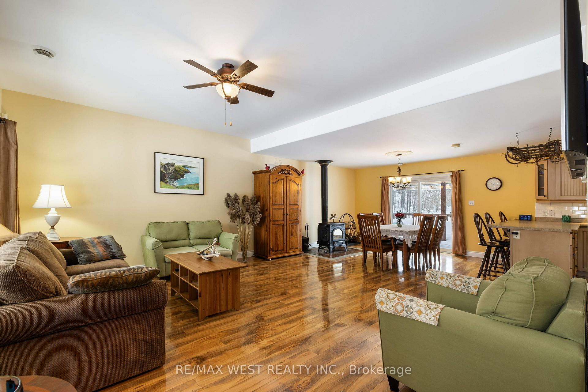 Photo 4 of 6695 Bradden Lane, Frontenac, Frontenac South — HOMEH