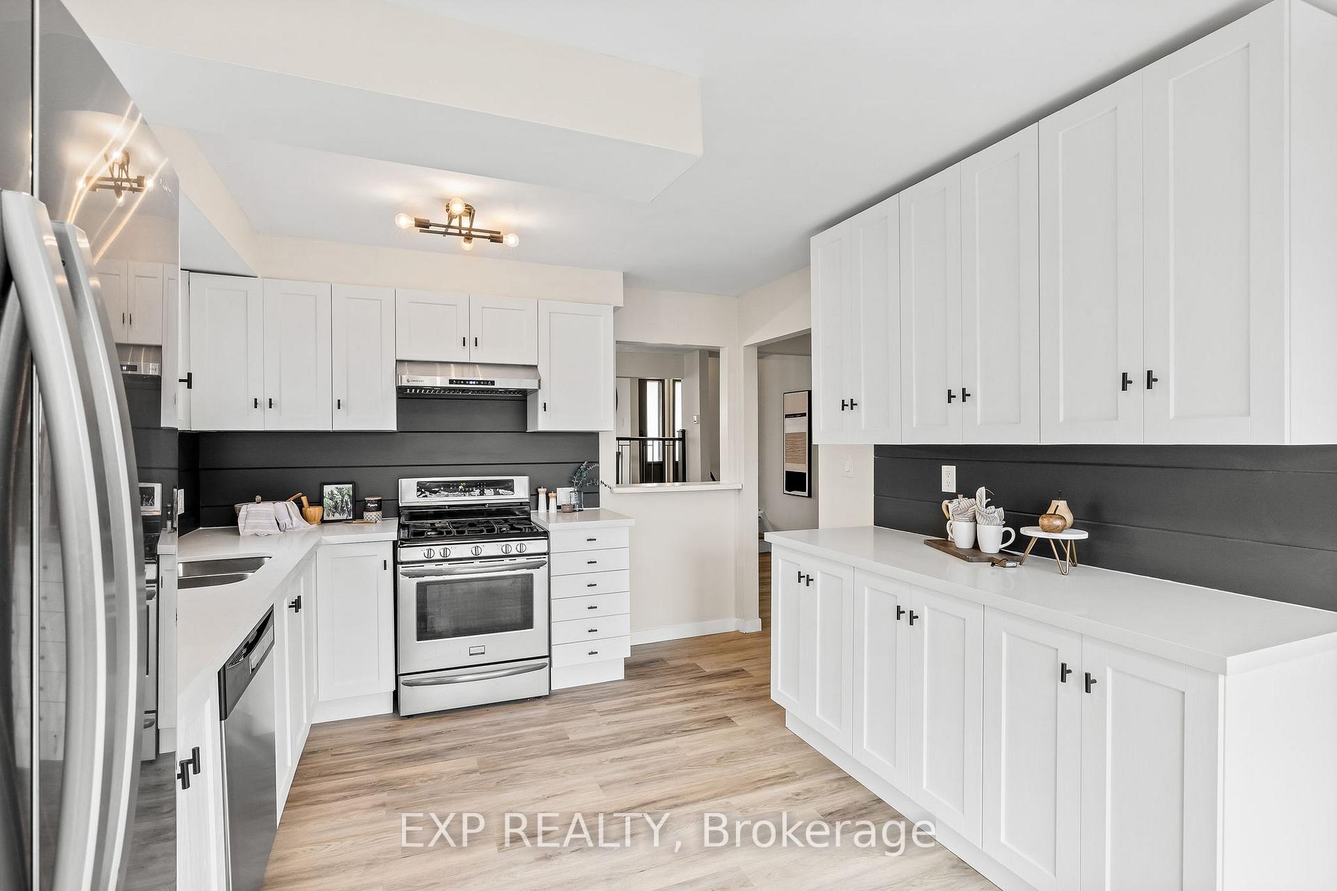 Photo 17 of 17 Lawrence Crescent, Clarington, Bowmanville — HOMEH