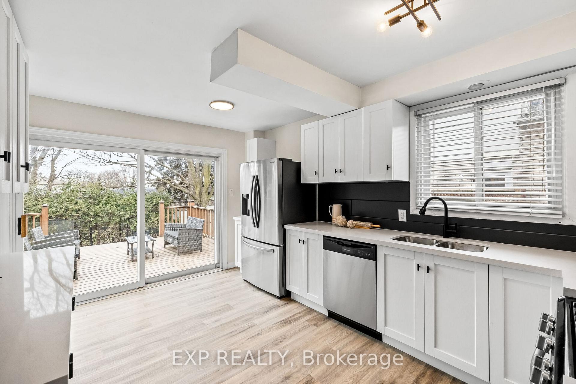 Photo 19 of 17 Lawrence Crescent, Clarington, Bowmanville — HOMEH