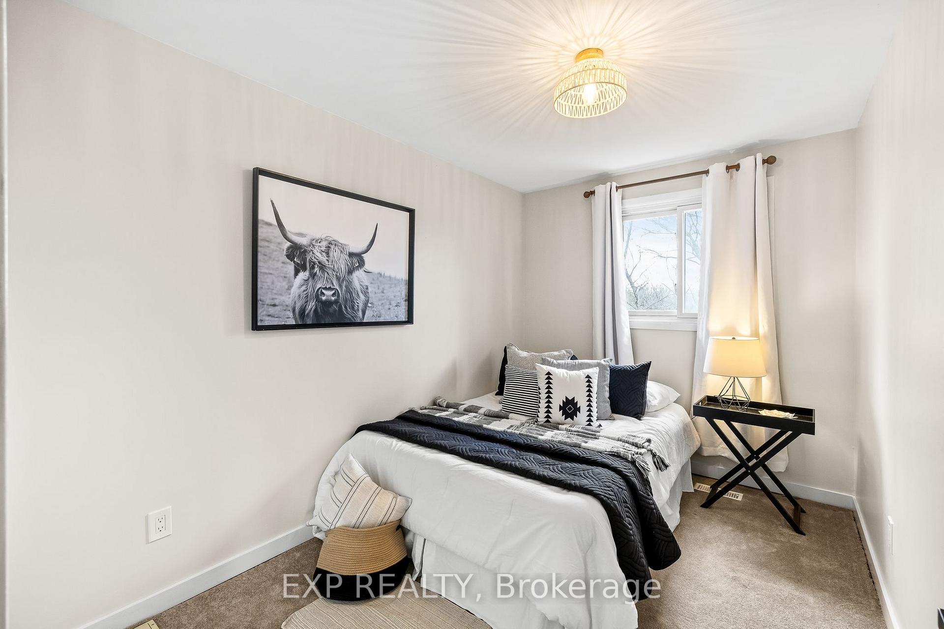 Photo 23 of 17 Lawrence Crescent, Clarington, Bowmanville — HOMEH
