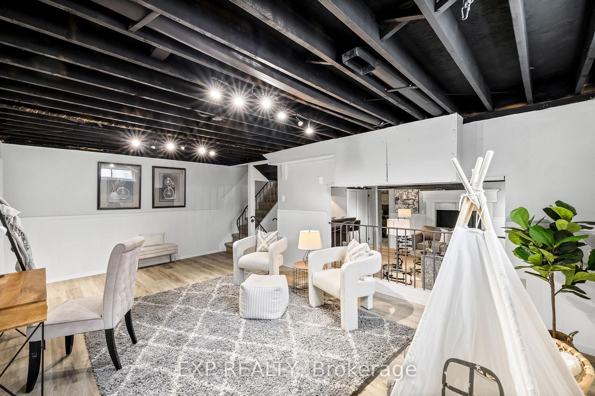Photo 31 of 17 Lawrence Crescent, Clarington, Bowmanville — HOMEH