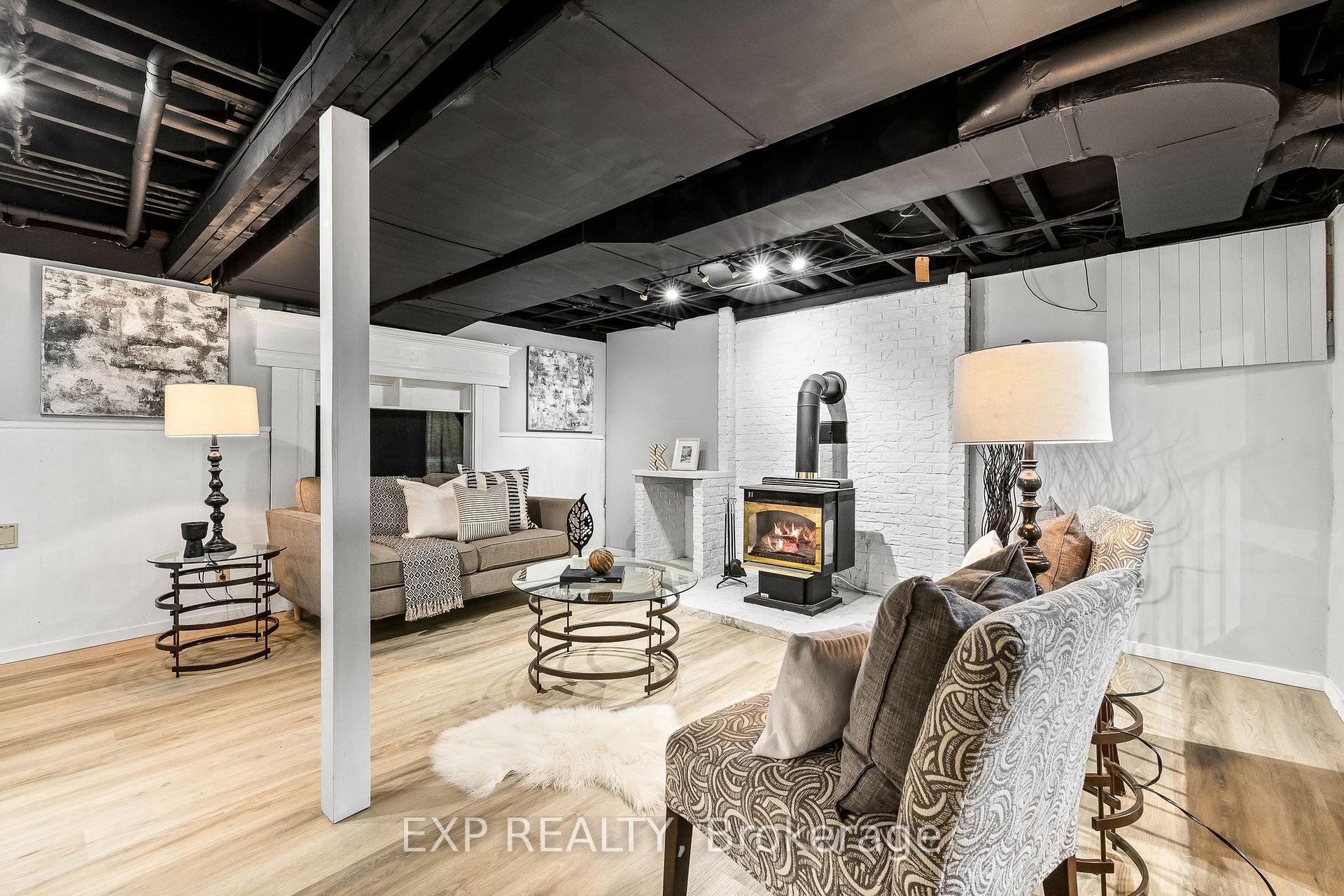 Photo 33 of 17 Lawrence Crescent, Clarington, Bowmanville — HOMEH