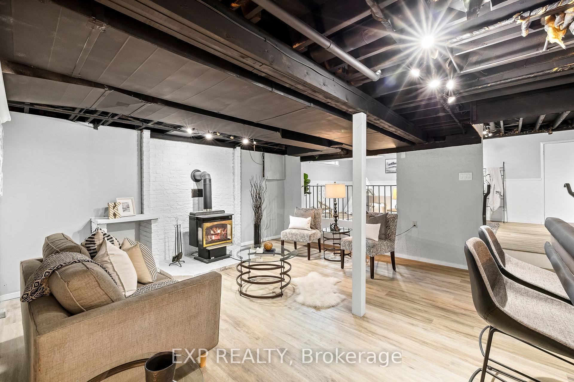 Photo 36 of 17 Lawrence Crescent, Clarington, Bowmanville — HOMEH