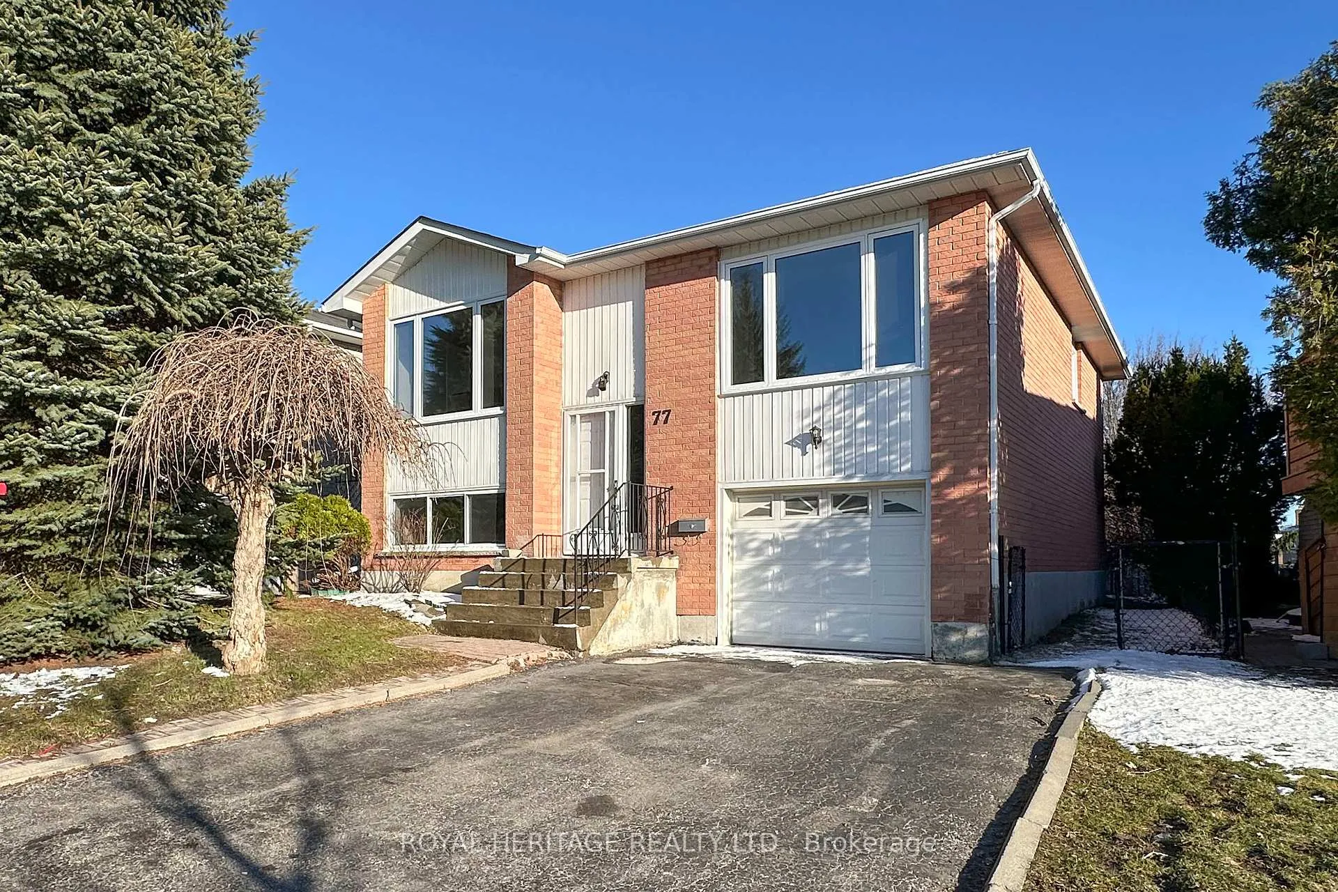 Photo 3 of 77 Devondale Street, Clarington, Courtice — HOMEH
