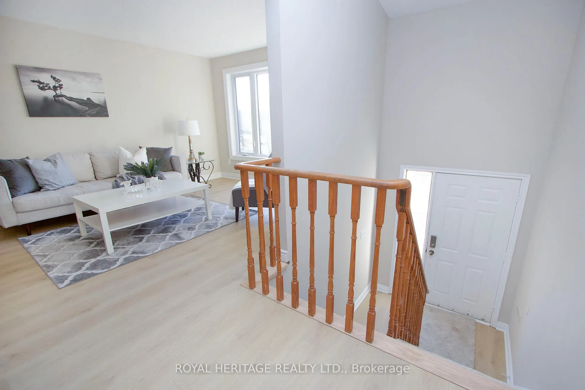Photo 4 of 77 Devondale Street, Clarington, Courtice — HOMEH