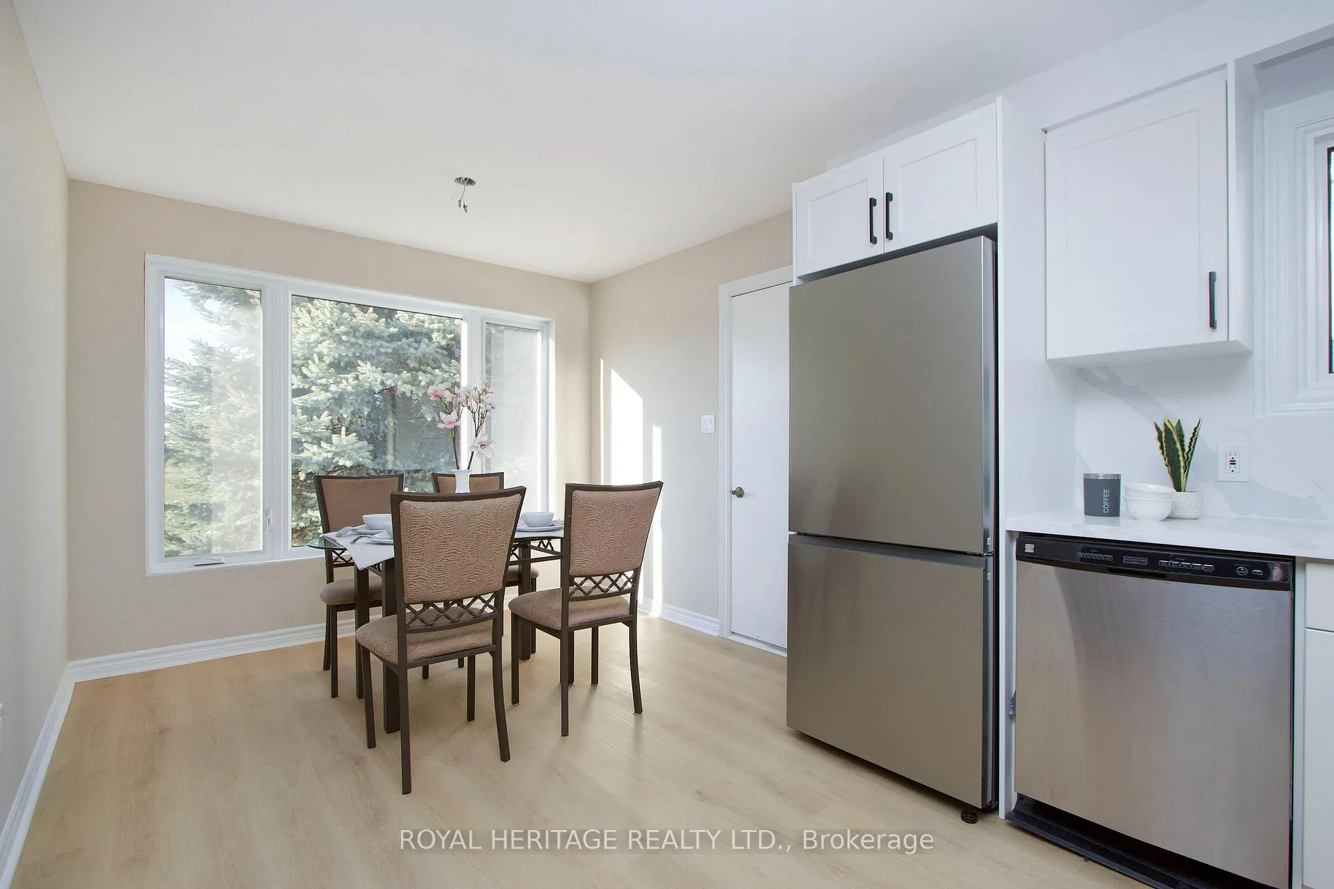 Photo 11 of 77 Devondale Street, Clarington, Courtice — HOMEH