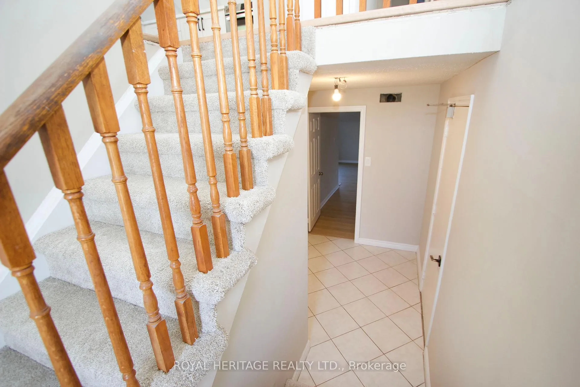 Photo 16 of 77 Devondale Street, Clarington, Courtice — HOMEH