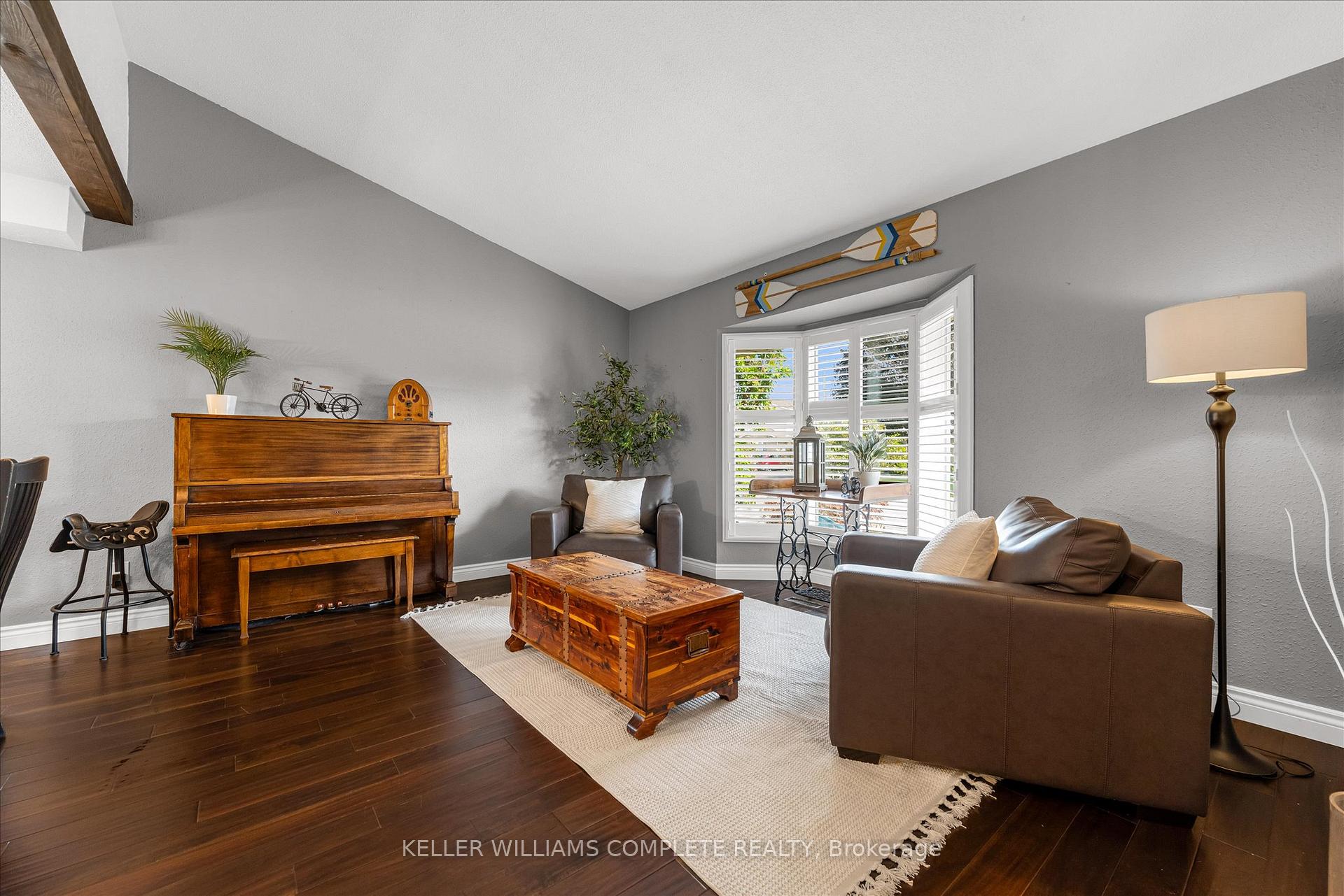Photo 5 of 456 Acadia Drive, Hamilton, Butler — HOMEH