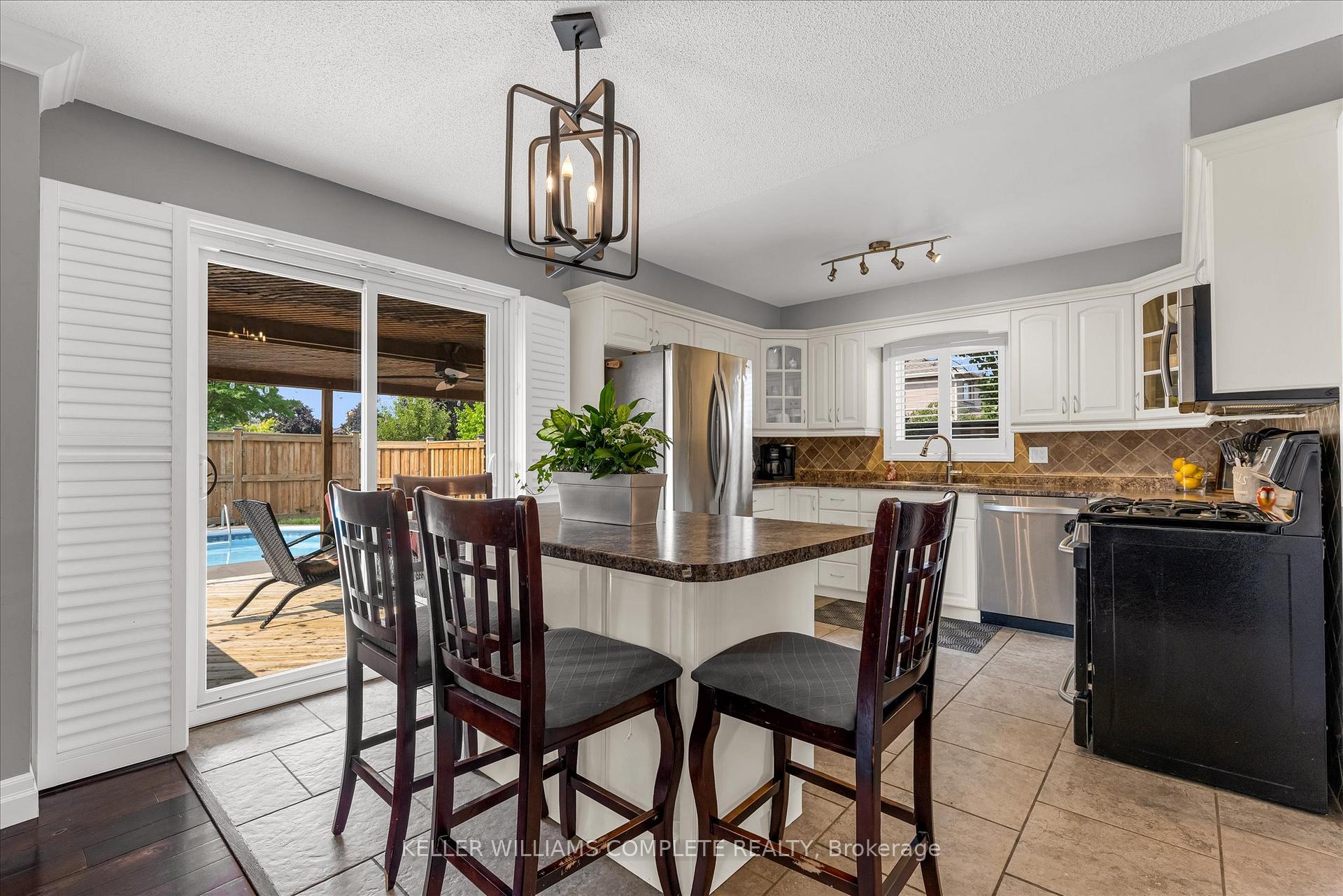 Photo 9 of 456 Acadia Drive, Hamilton, Butler — HOMEH