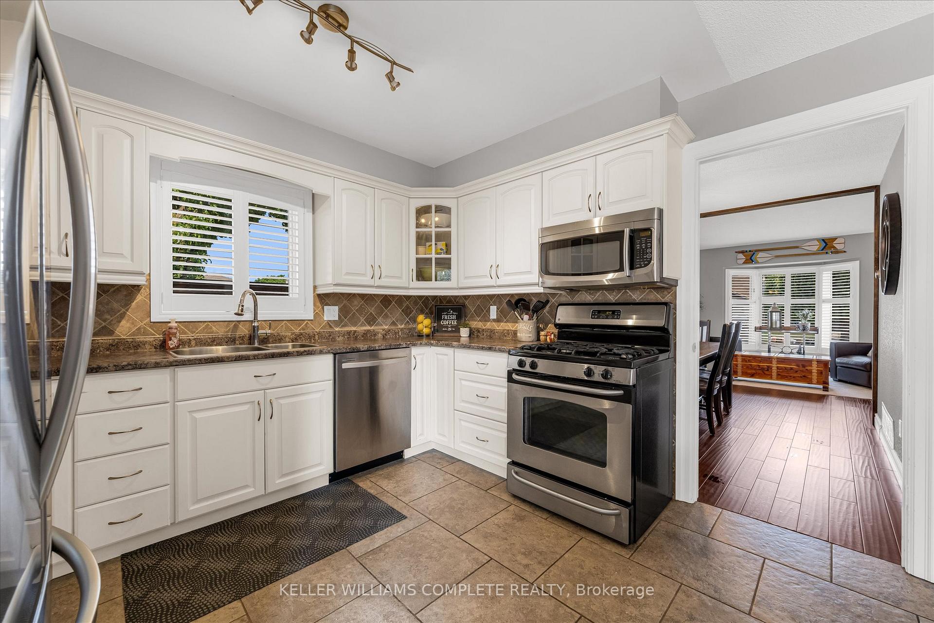 Photo 10 of 456 Acadia Drive, Hamilton, Butler — HOMEH